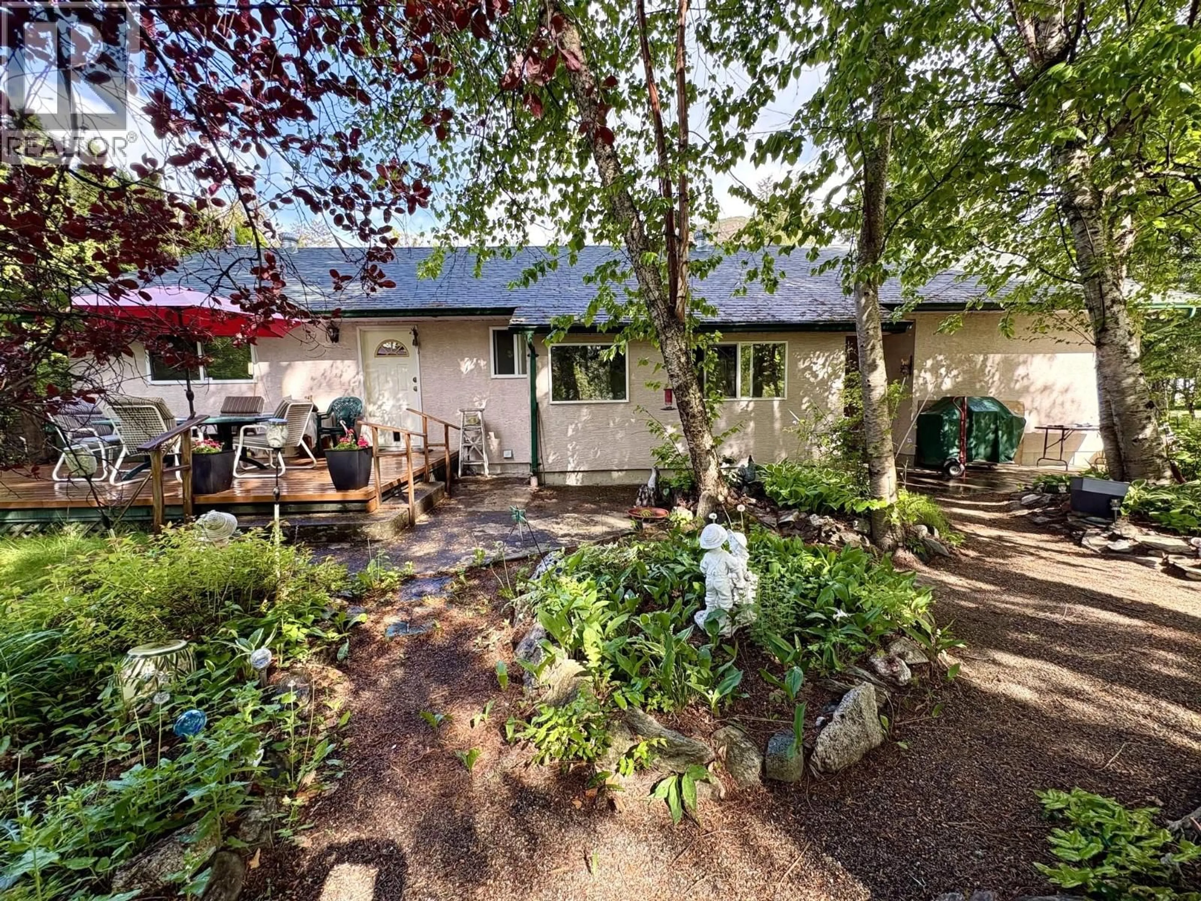 A pic from outside/outdoor area/front of a property/back of a property/a pic from drone, street for 4341 DUNSMUIR ROAD ROAD, Barriere British Columbia V0E1E0
