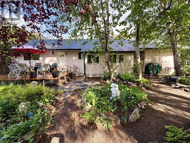 4341 DUNSMUIR ROAD ROAD, Barriere 2
