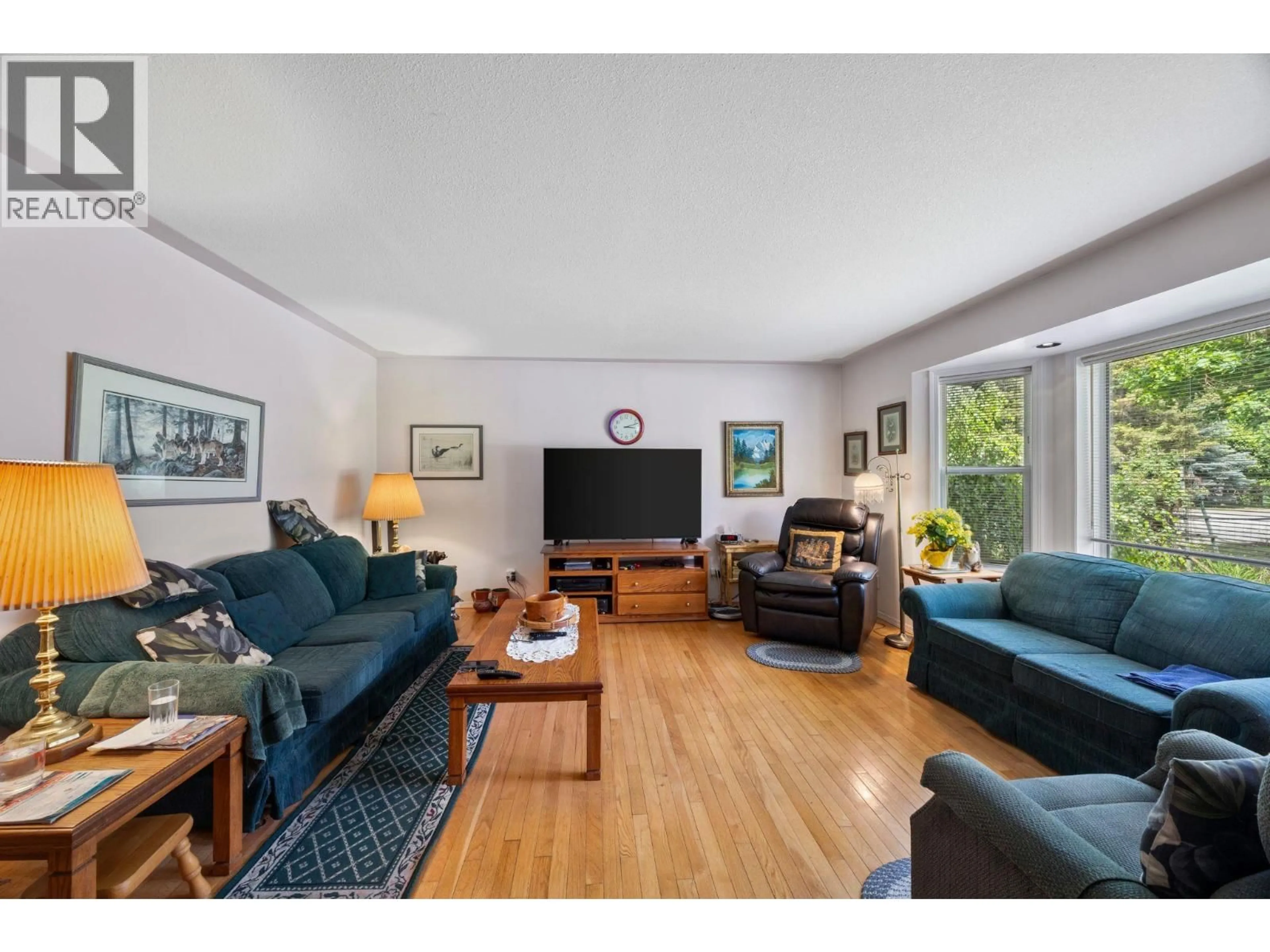 Living room with furniture, unknown for 4341 DUNSMUIR ROAD ROAD, Barriere British Columbia V0E1E0