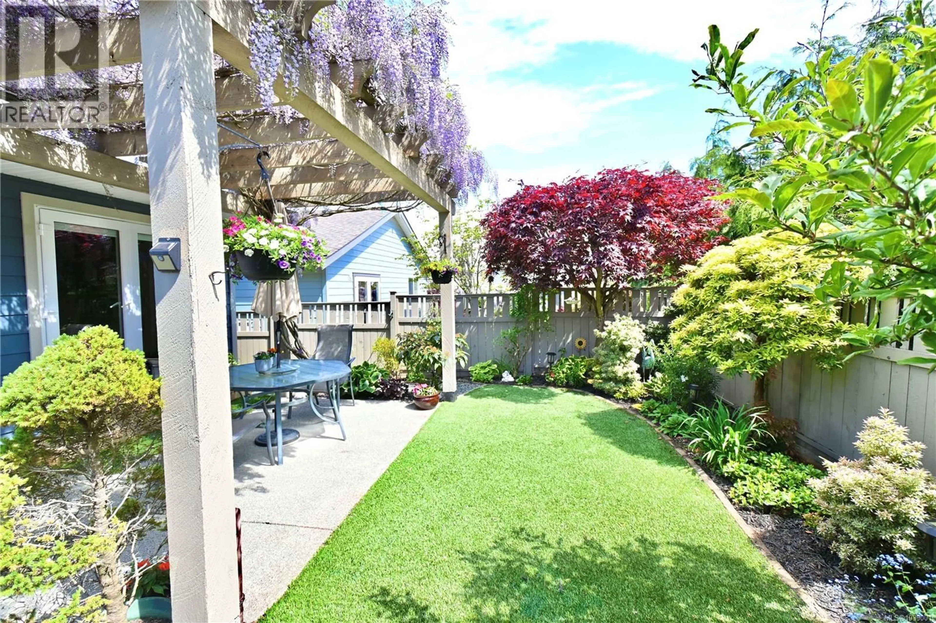 Patio, street for 107 CHERRY TREE LANE, Campbell River British Columbia V9W8E9
