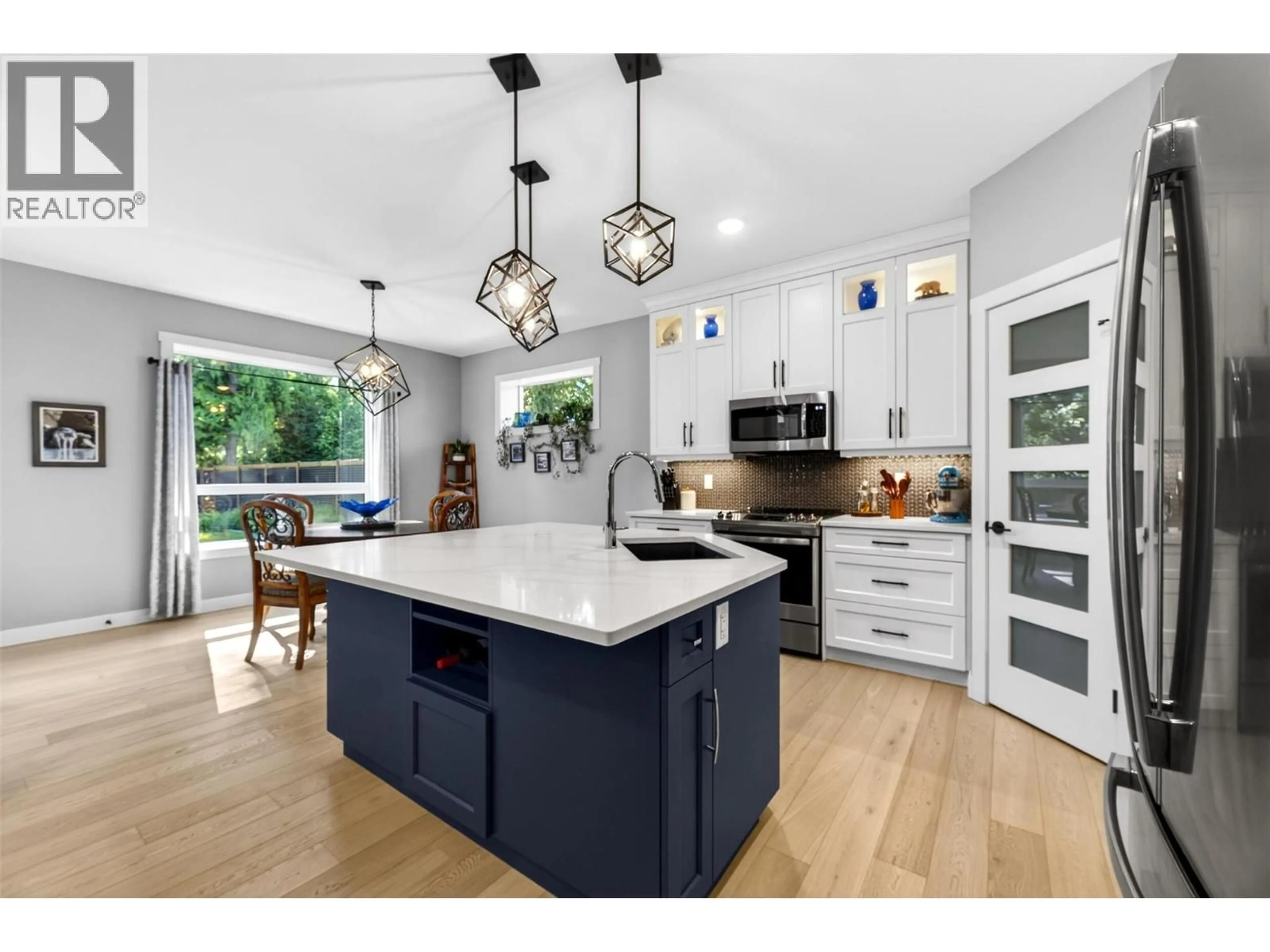 Open concept kitchen, unknown for 1015 HEMLOCK CRESCENT NORTH, Sicamous British Columbia V0E2V1