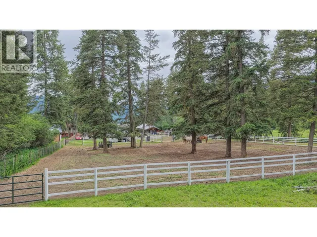 272 LUMBY MABEL LAKE ROAD, Lumby 4