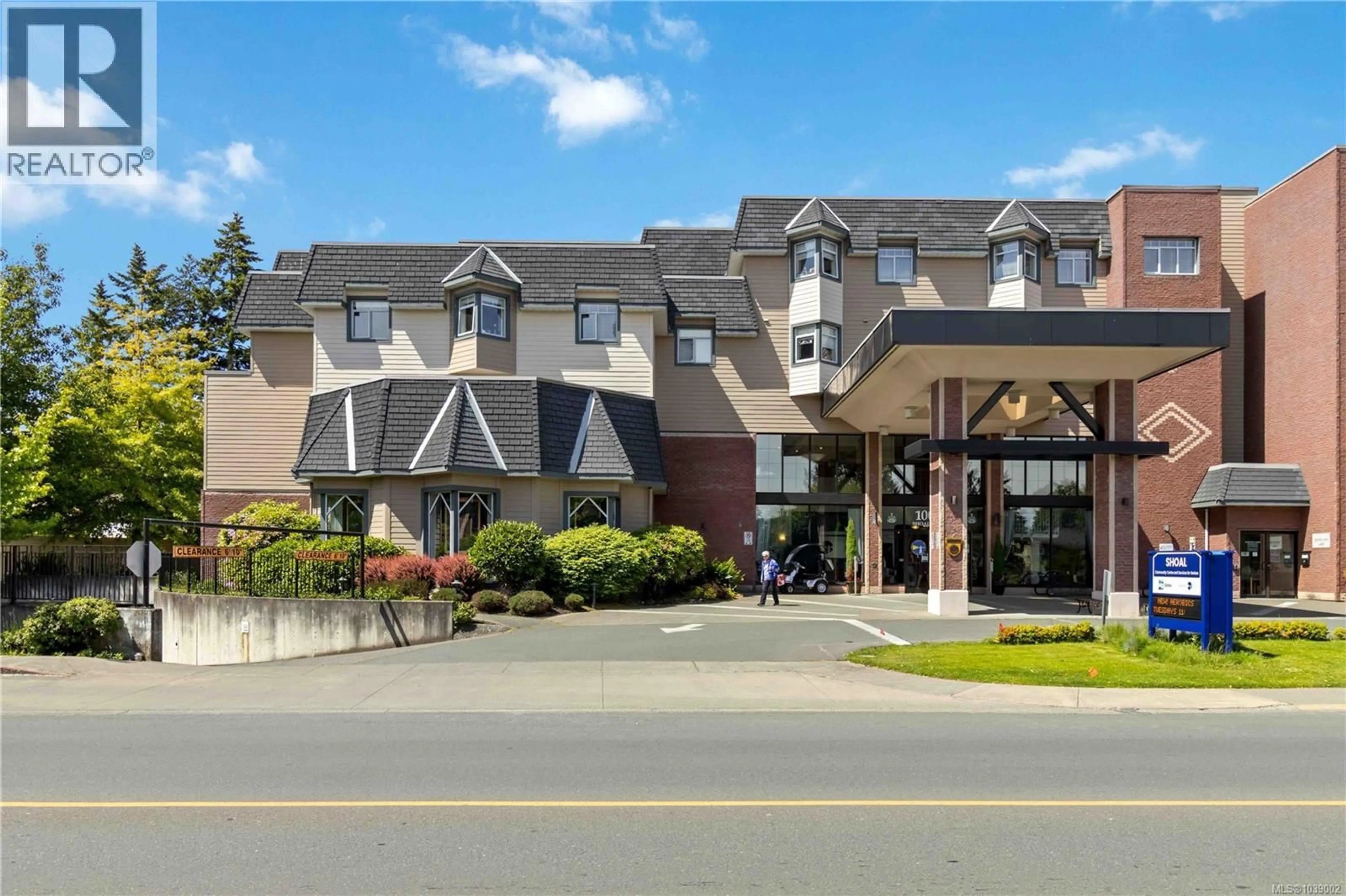 Patio, mountain view for 302 - 10030 RESTHAVEN DRIVE, Sidney British Columbia V8L3G4
