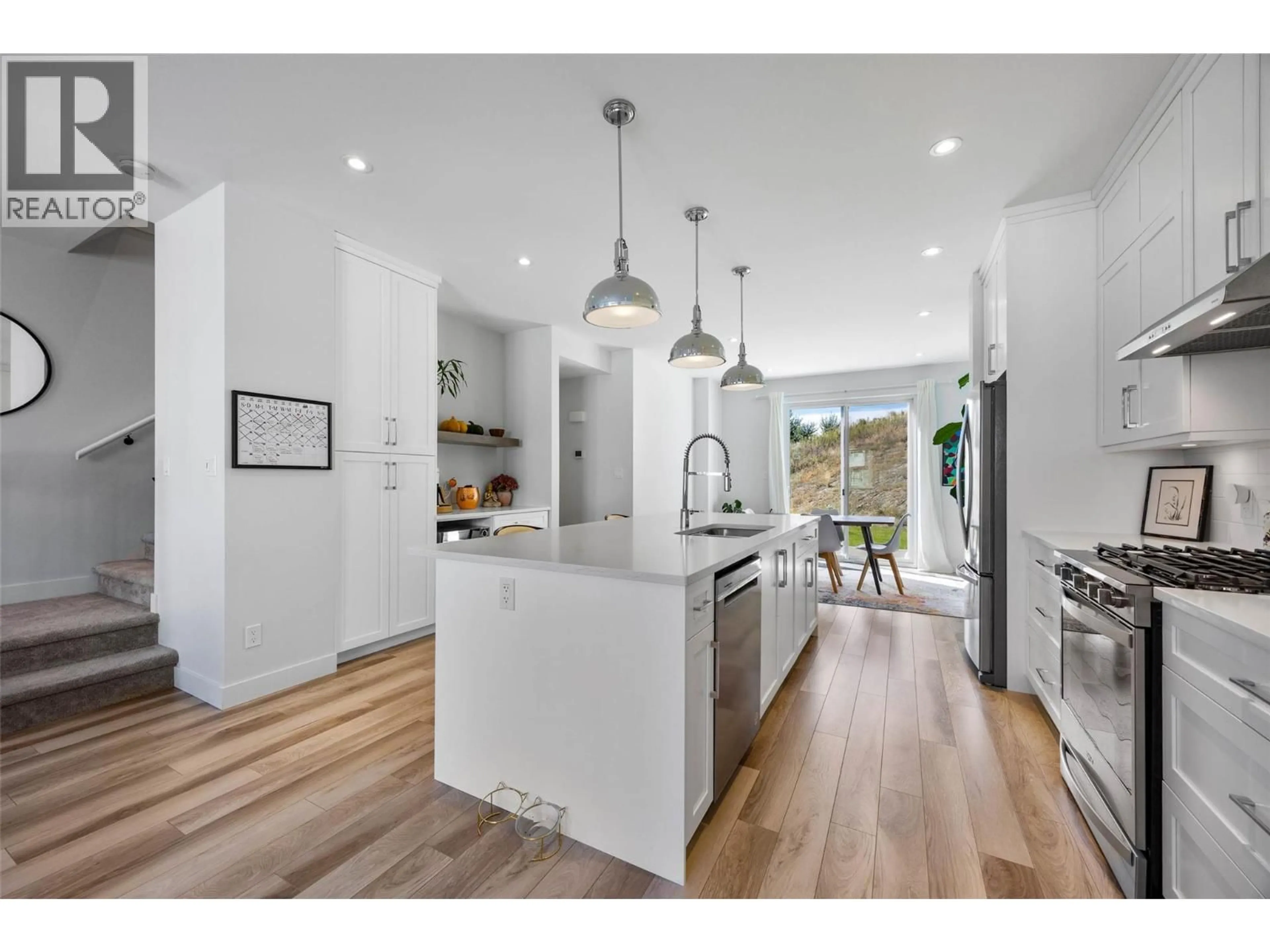 Open concept kitchen, unknown for 107 RIVER GATE DRIVE, Kamloops British Columbia V2H0E4