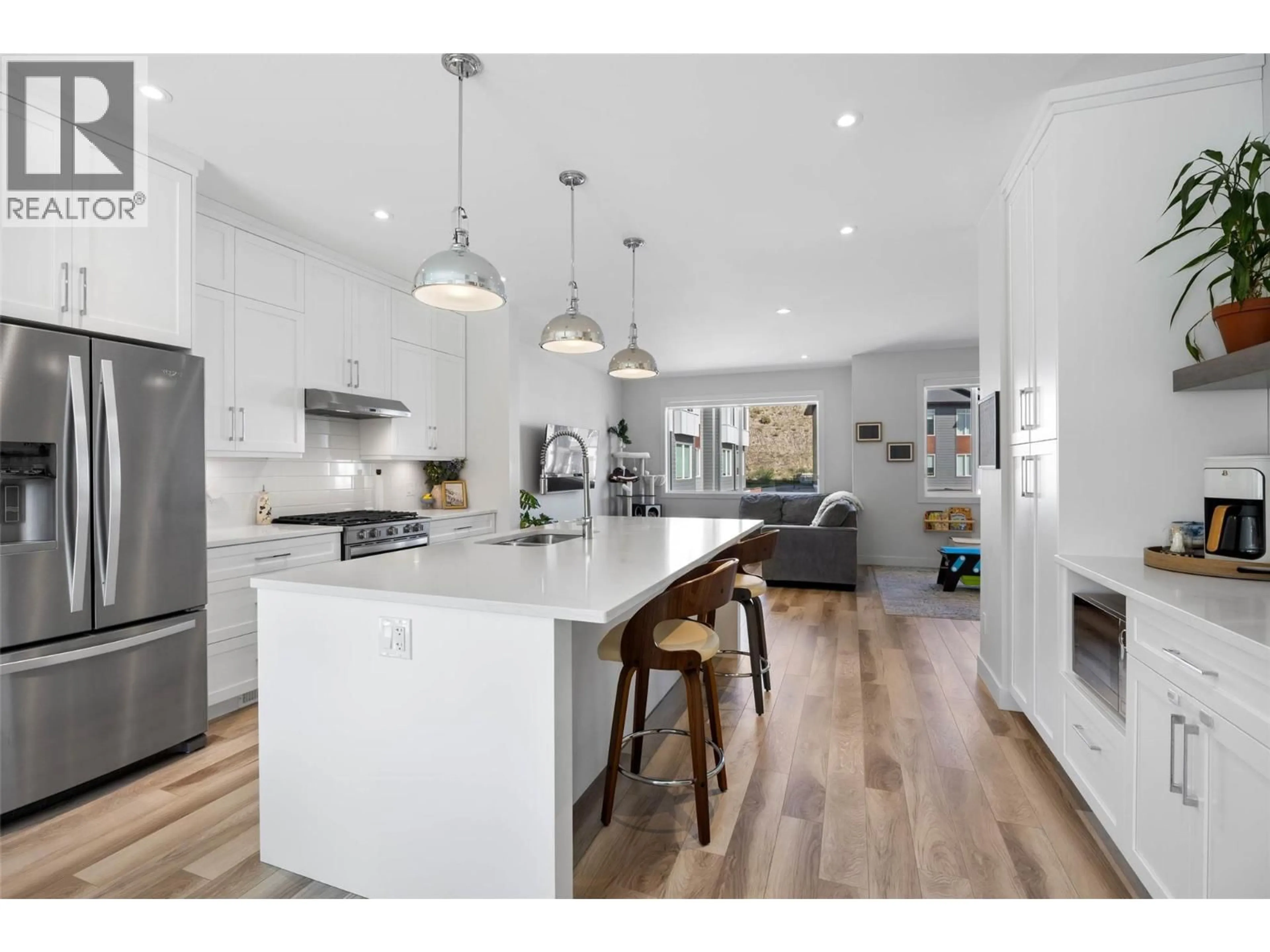 Open concept kitchen, unknown for 107 RIVER GATE DRIVE, Kamloops British Columbia V2H0E4