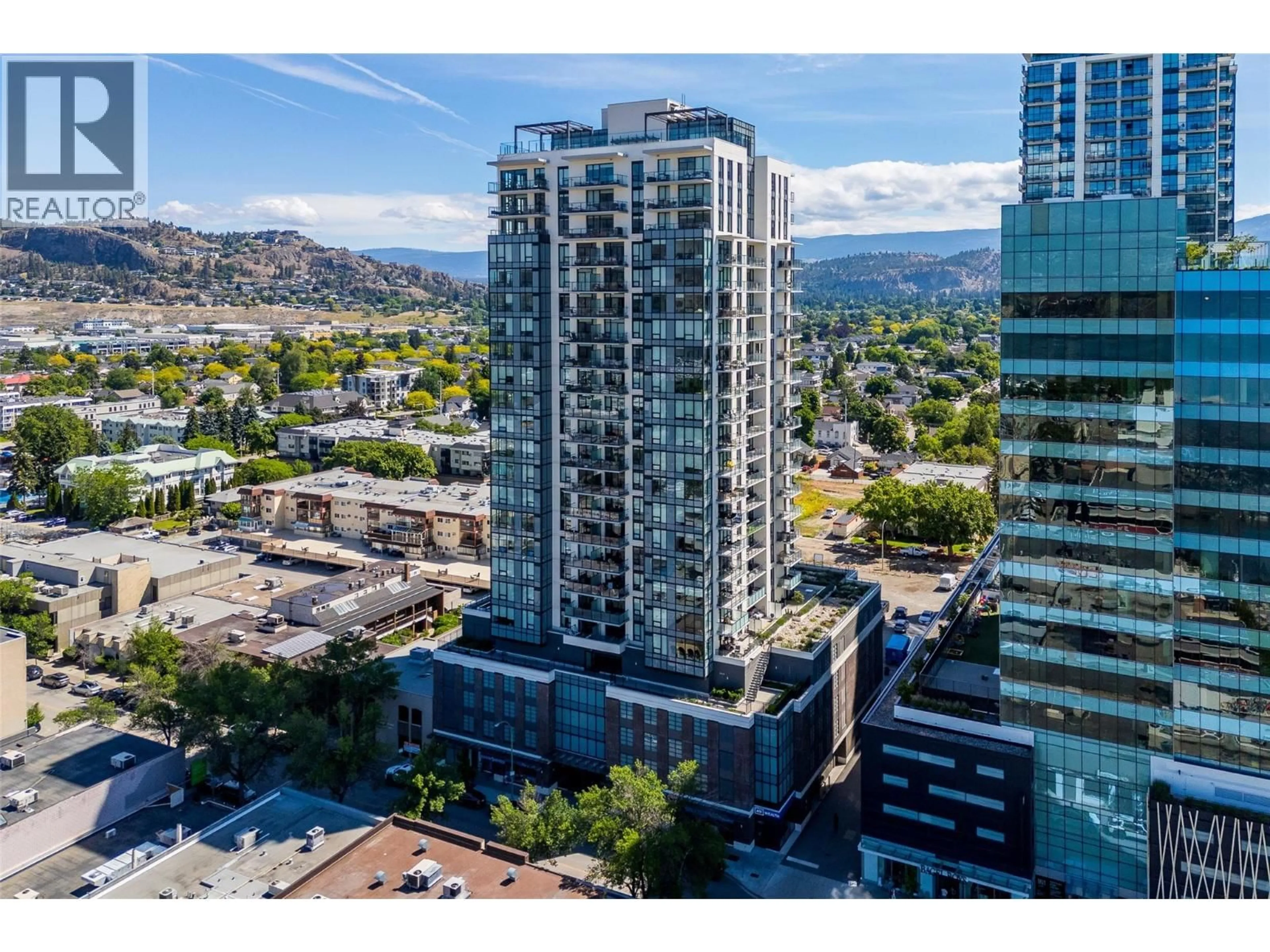 A pic from outside/outdoor area/front of a property/back of a property/a pic from drone, city buildings view from balcony for 1201 - 1471 ST PAUL STREET, Kelowna British Columbia V1Y2E6