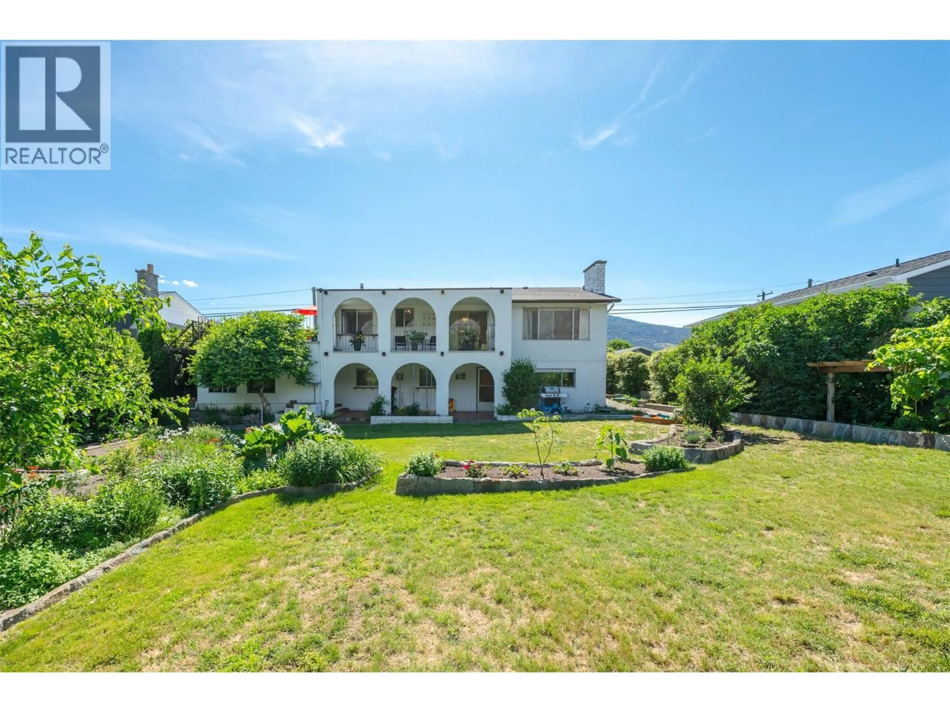 A pic from outside/outdoor area/front of a property/back of a property/a pic from drone, unknown for 8405 87TH STREET, Osoyoos British Columbia V0H1V2