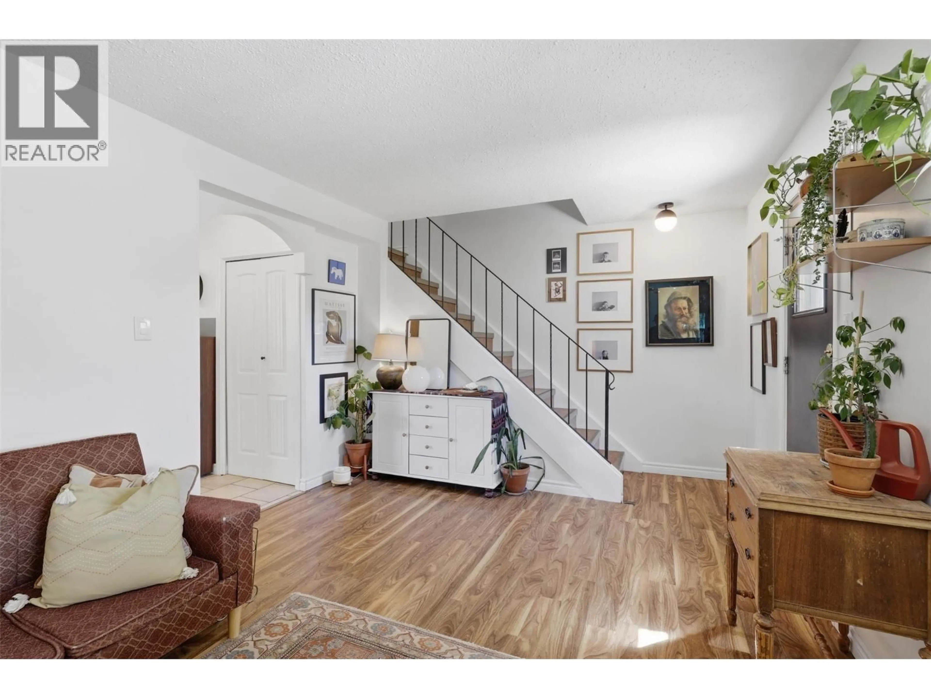 Indoor entryway for 55 - 1697 GREENFIELD AVENUE, Kamloops British Columbia V2B4N5