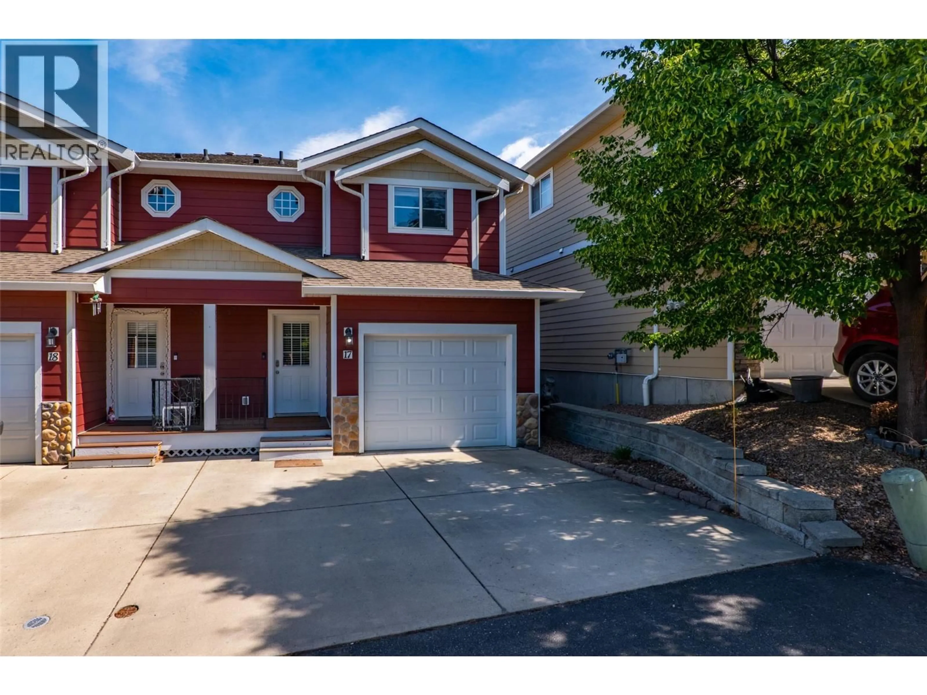 Home with vinyl exterior material, street for 17 - 930 STAGECOACH DRIVE, Kamloops British Columbia V2B0A9