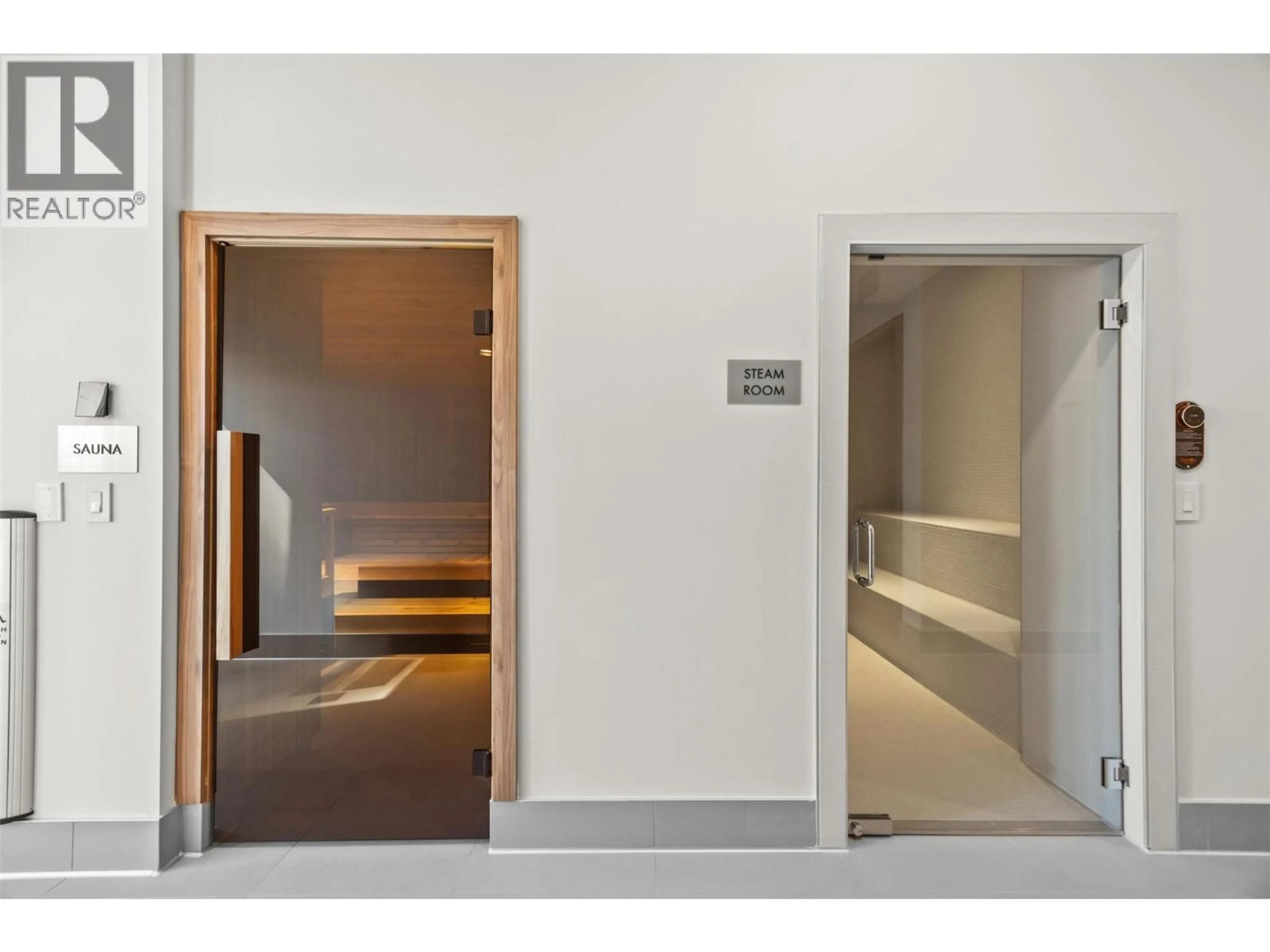 Indoor foyer for 2103 - 238 LEON AVENUE, Kelowna British Columbia V1Y6H9