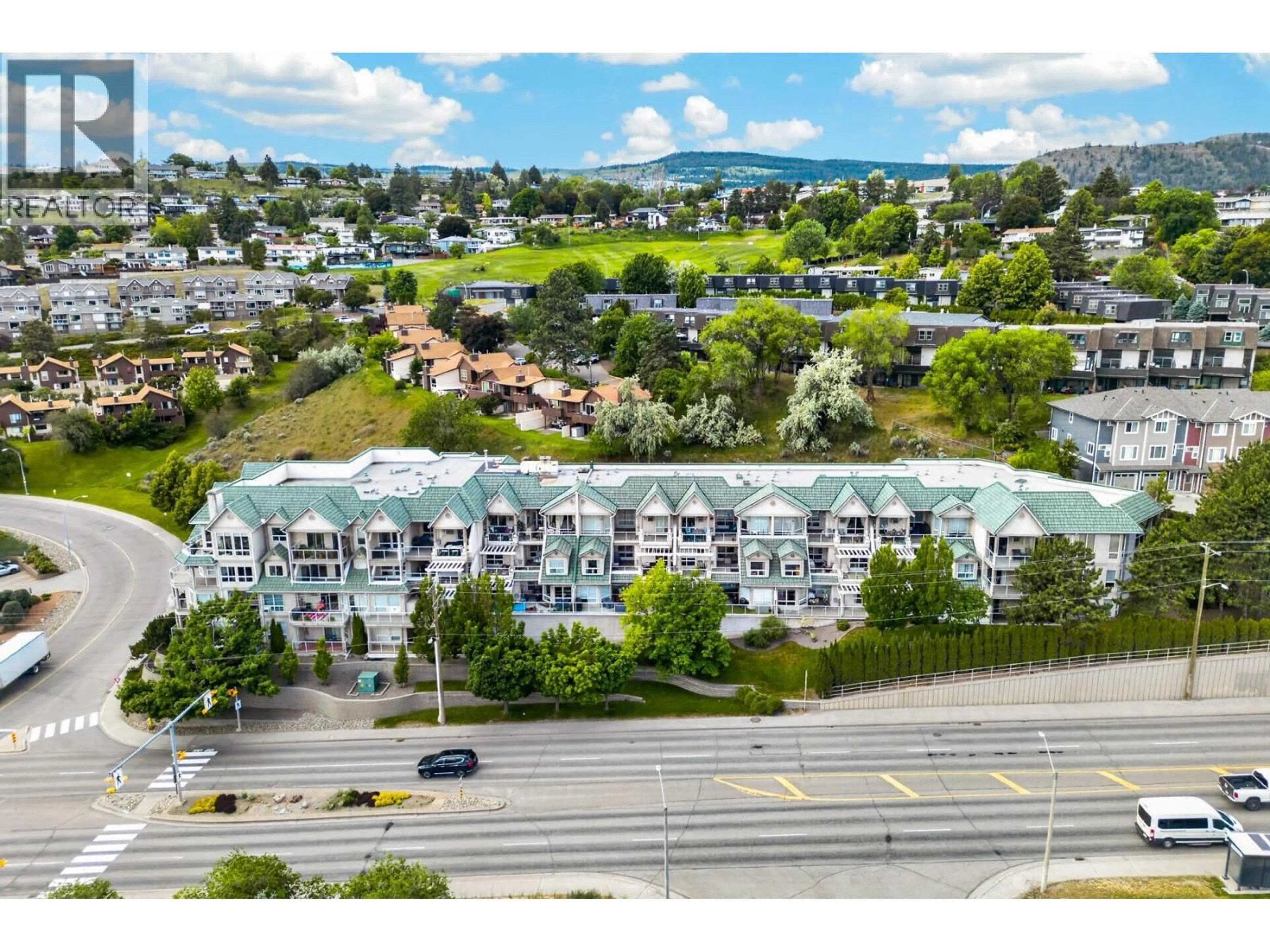 A pic from outside/outdoor area/front of a property/back of a property/a pic from drone, unknown for 406 - 712 SAHALI TERRACE, Kamloops British Columbia V2C6T2