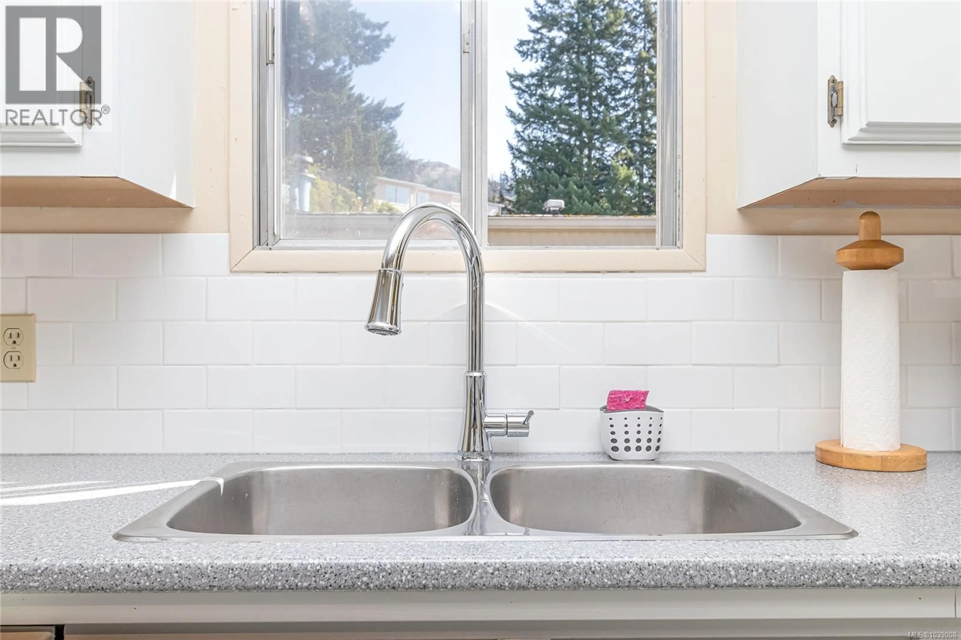 Standard kitchen, ceramic/tile floor for 49 - 2847 SOOKE LAKE ROAD, Langford British Columbia V9B4P8