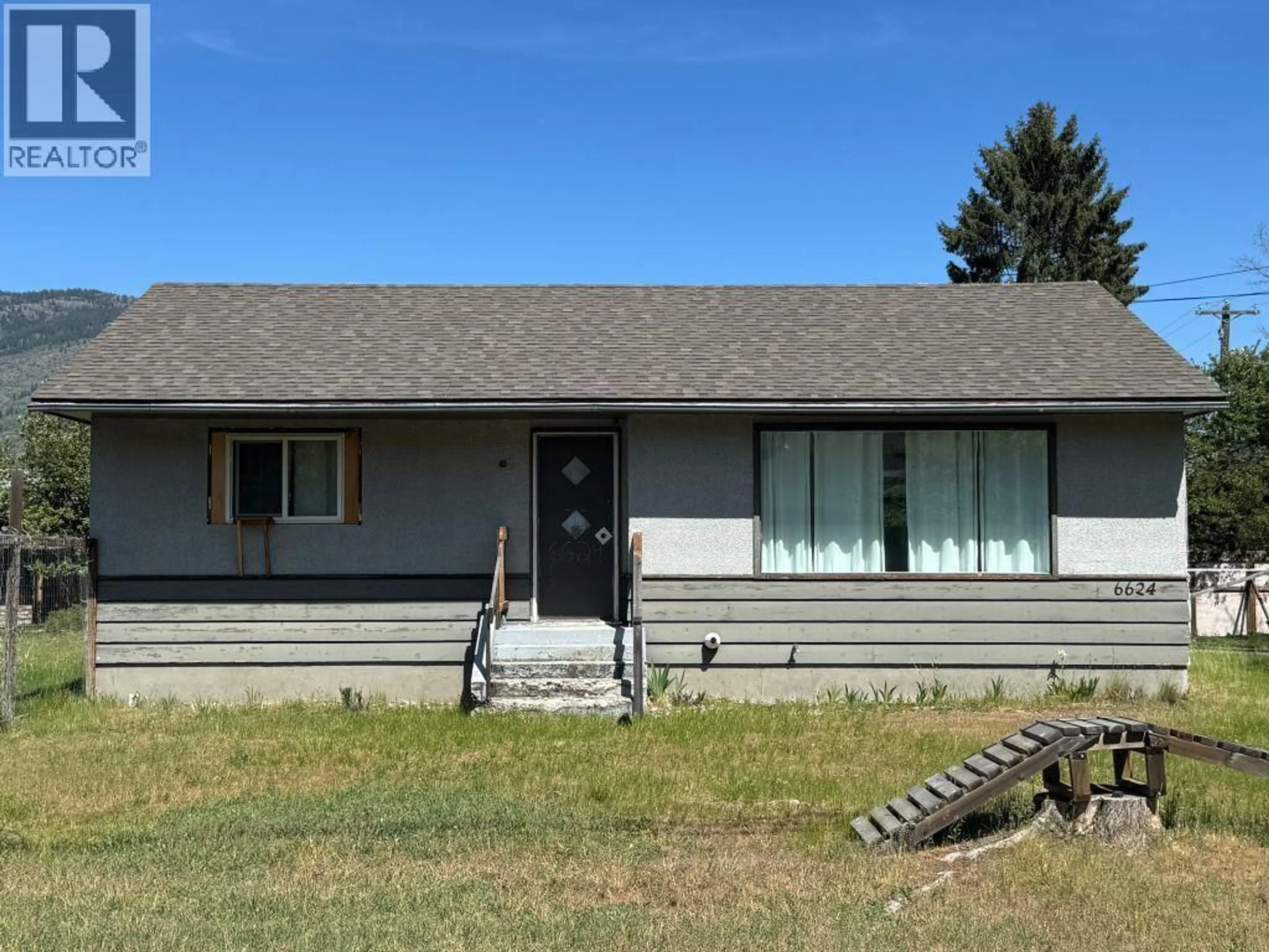 Home with vinyl exterior material, unknown for 6624 19TH STREET, Grand Forks British Columbia V0H1H0