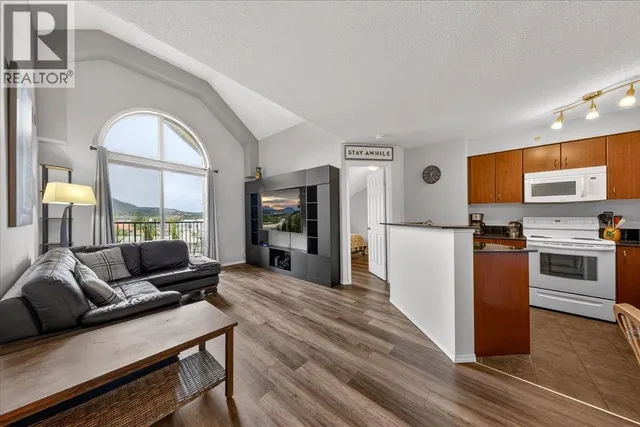 3413 - 205 THIRD AVENUE, Invermere 3