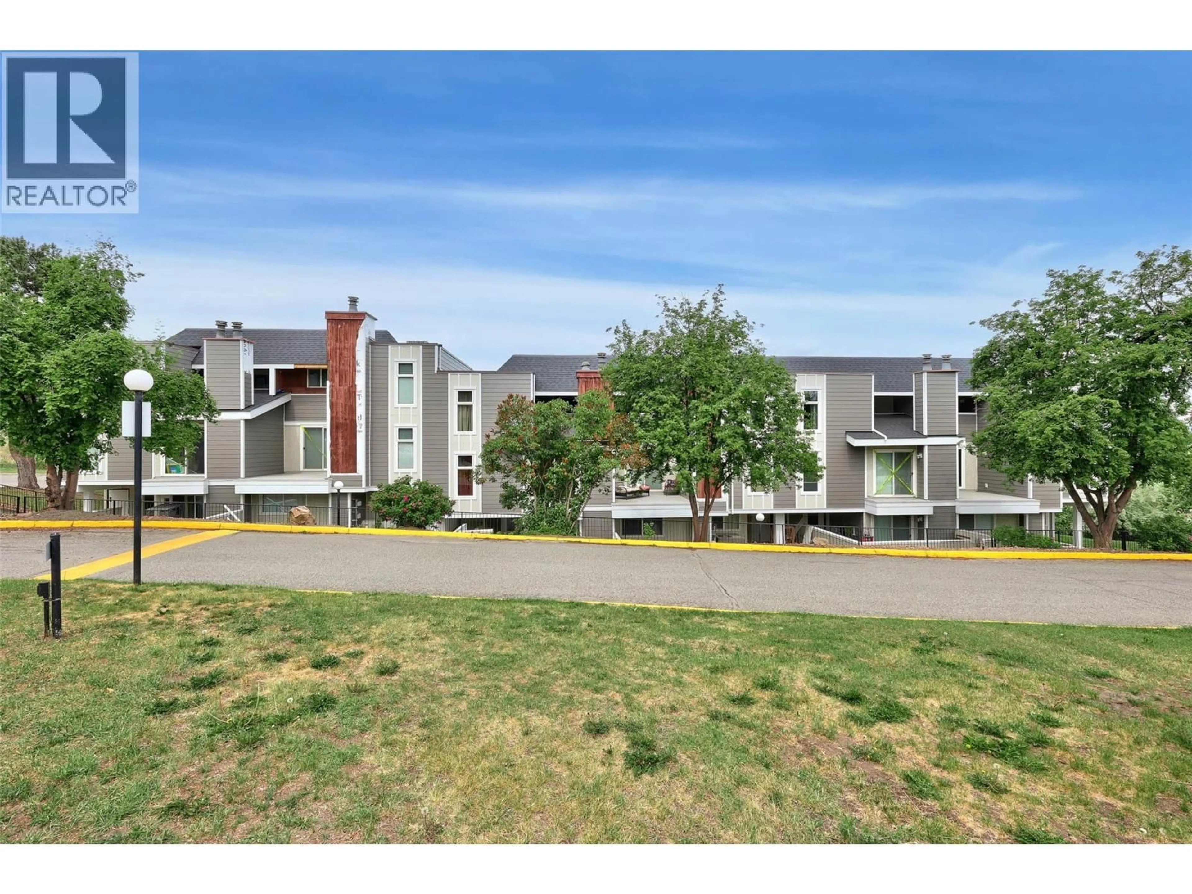 A pic from outside/outdoor area/front of a property/back of a property/a pic from drone, unknown for 23 - 1435 SUMMIT DRIVE, Kamloops British Columbia V2E1S4