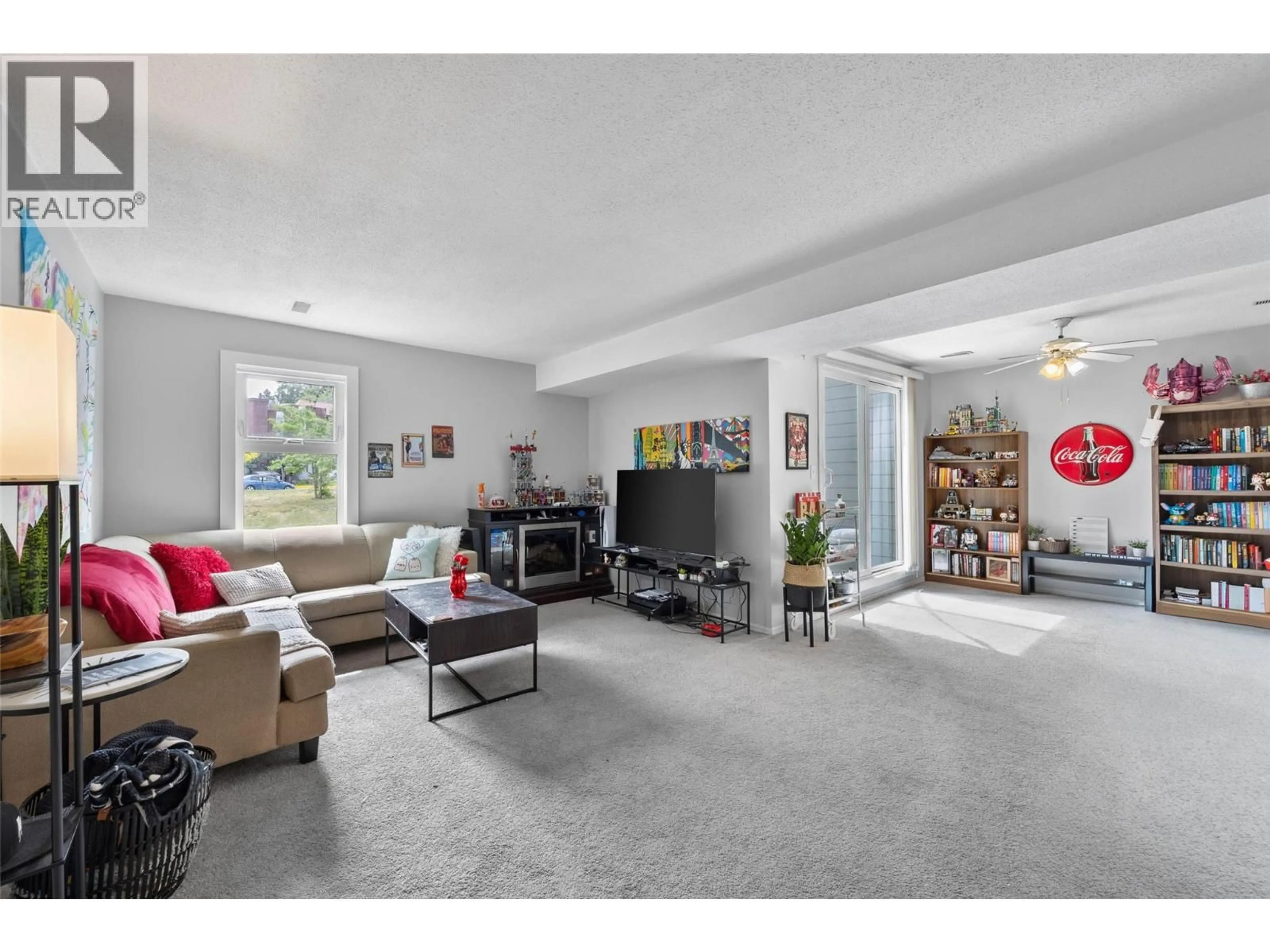 Living room with furniture, unknown for 23 - 1435 SUMMIT DRIVE, Kamloops British Columbia V2E1S4