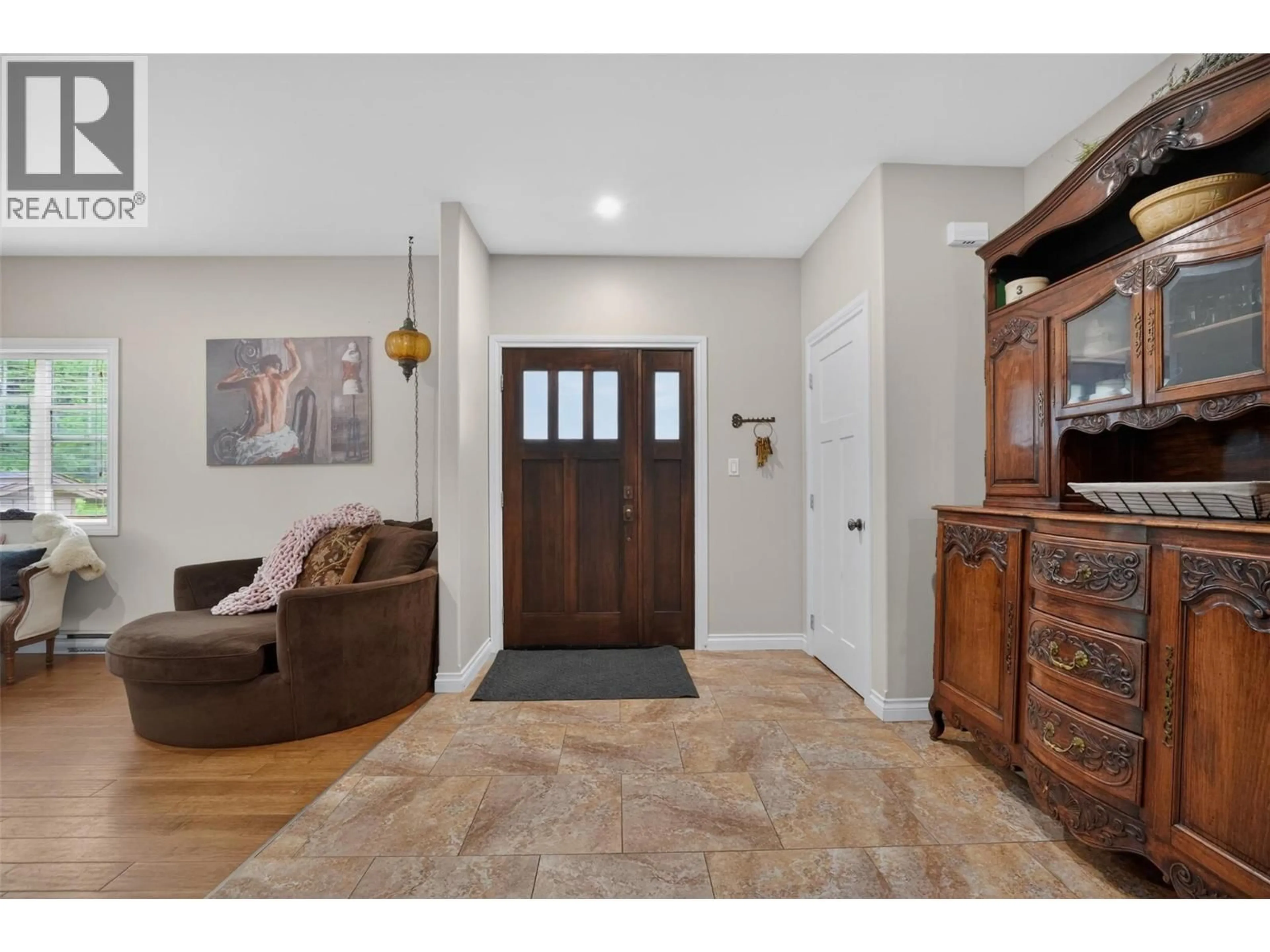Indoor entryway for 102 - 2001 PERRIER ROAD, Nelson British Columbia V1L6Y8