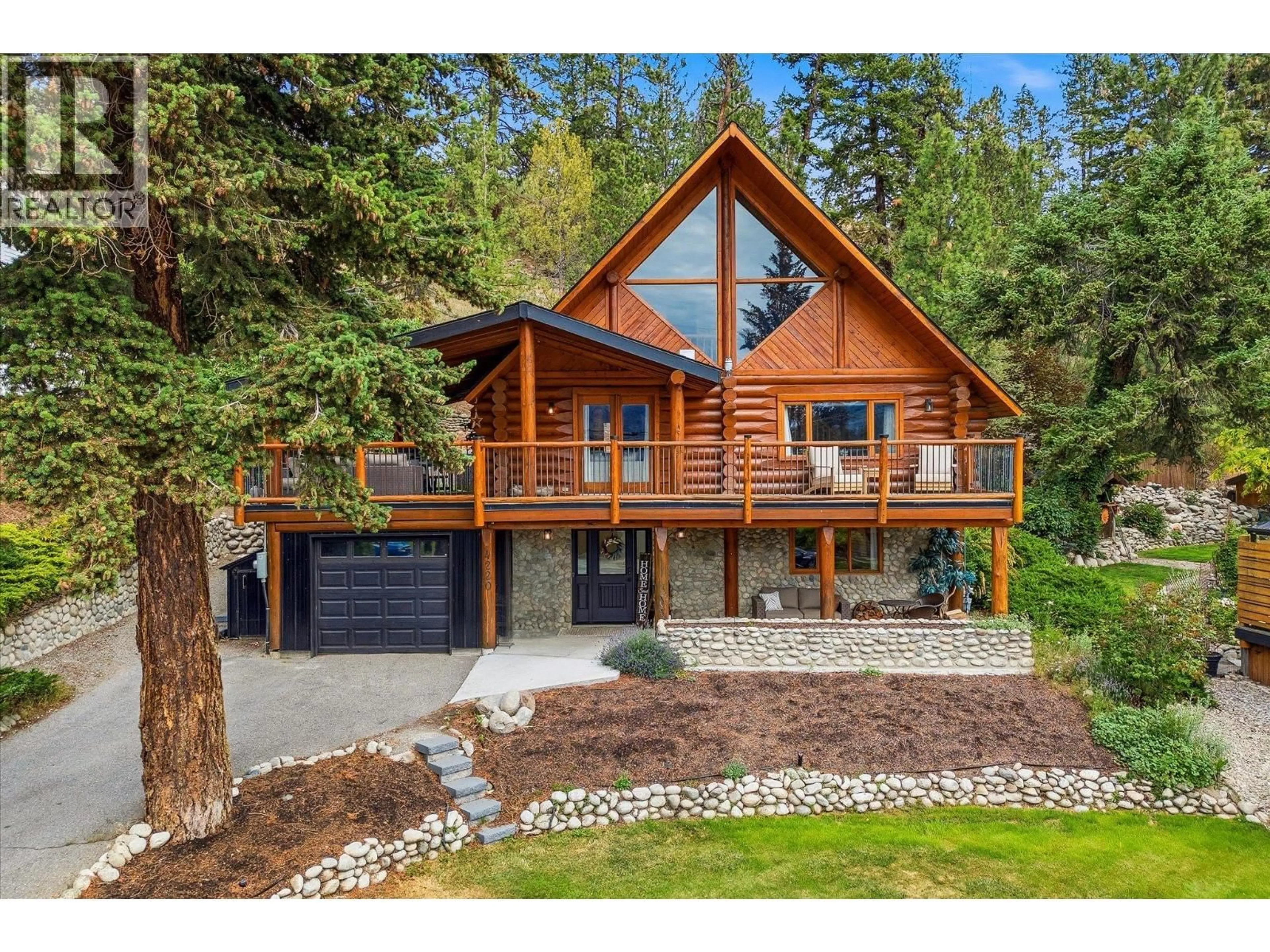 Home with vinyl exterior material, unknown for 4220 6TH AVENUE, Peachland British Columbia V0H1X5