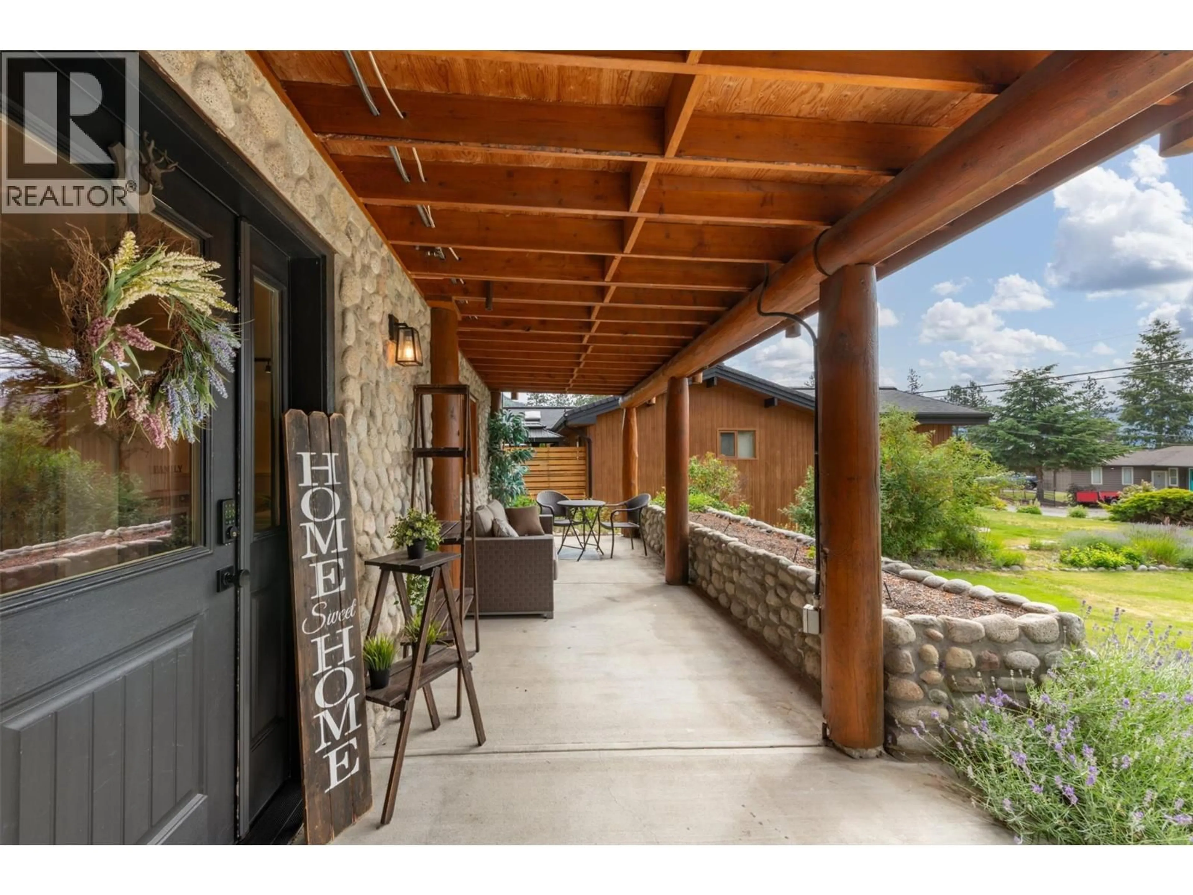 Patio, unknown for 4220 6TH AVENUE, Peachland British Columbia V0H1X5