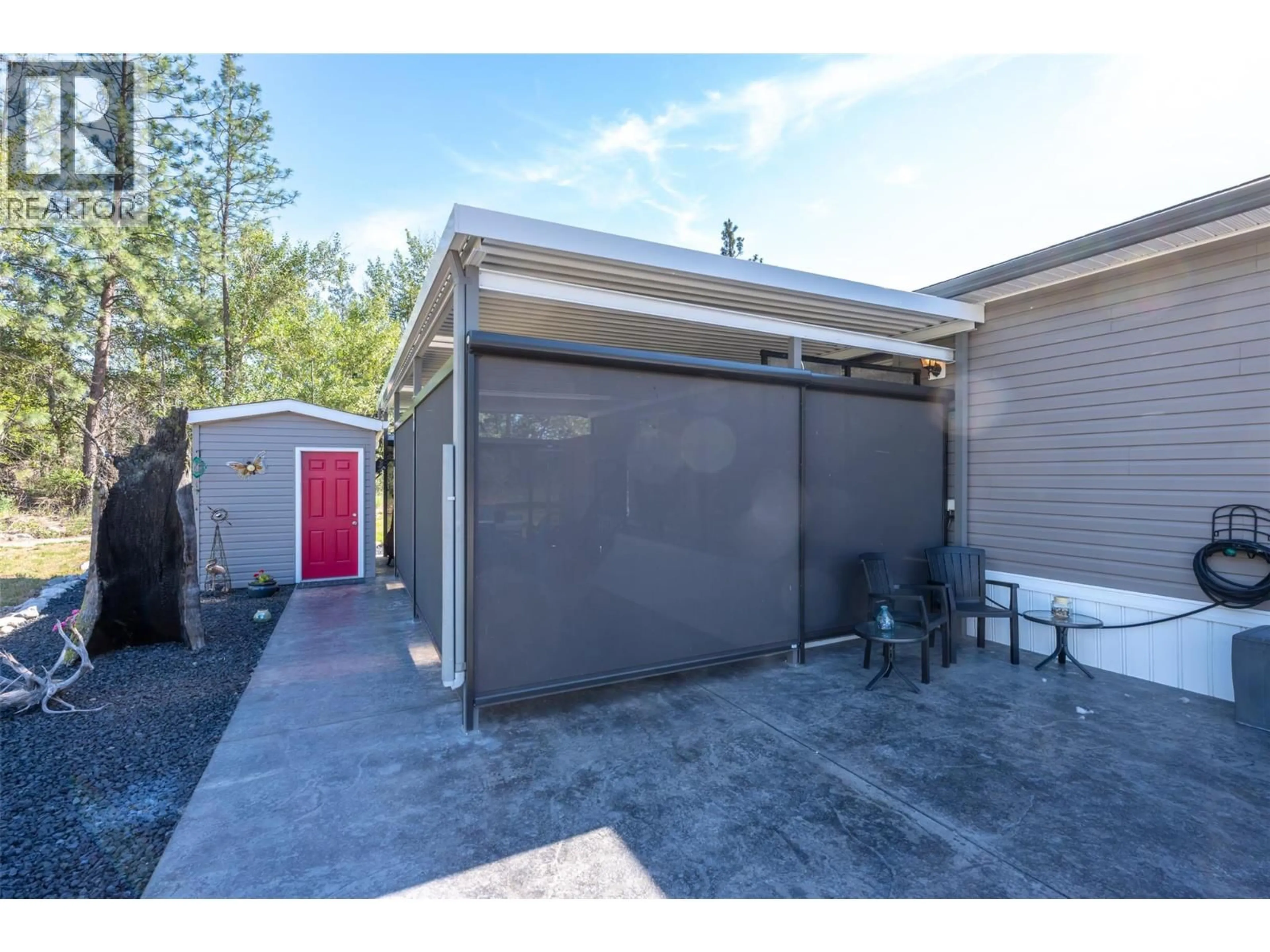 Indoor garage for 79 - 8598 97 HIGHWAY, Oliver British Columbia V0H1T2