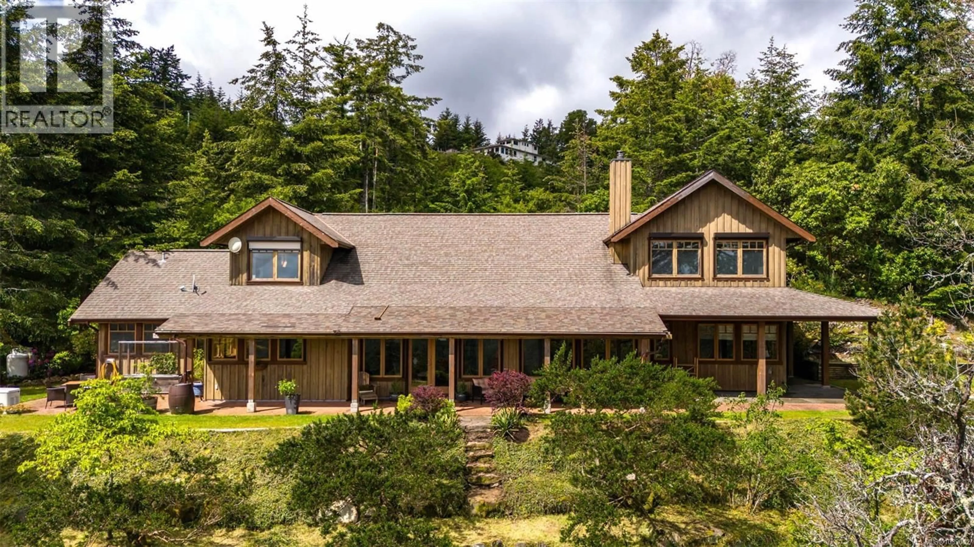 A pic from outside/outdoor area/front of a property/back of a property/a pic from drone, unknown for 177 JENNIFER WAY, Salt Spring British Columbia V8K2X8