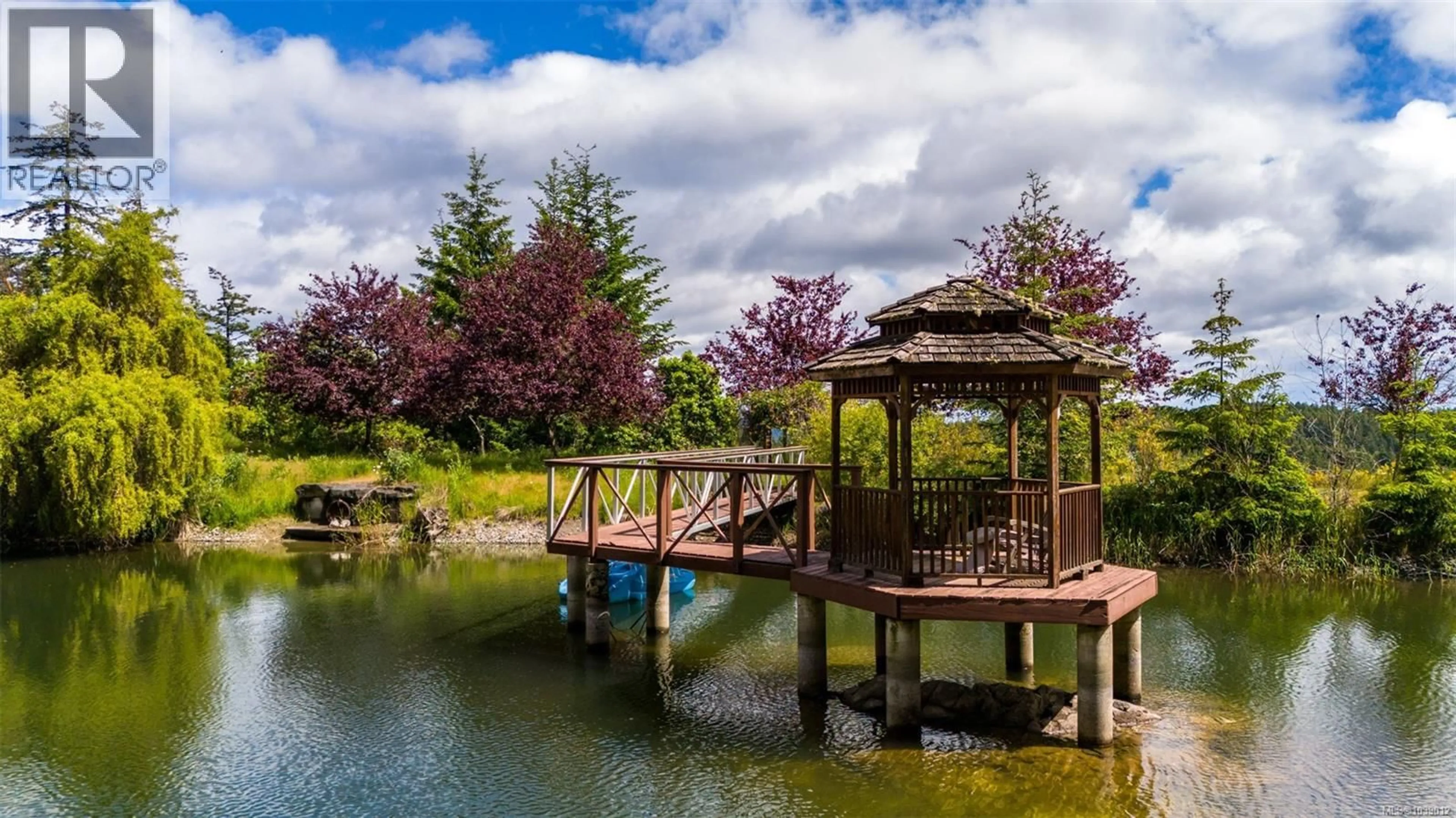Patio, water/lake/river/ocean view for 177 JENNIFER WAY, Salt Spring British Columbia V8K2X8