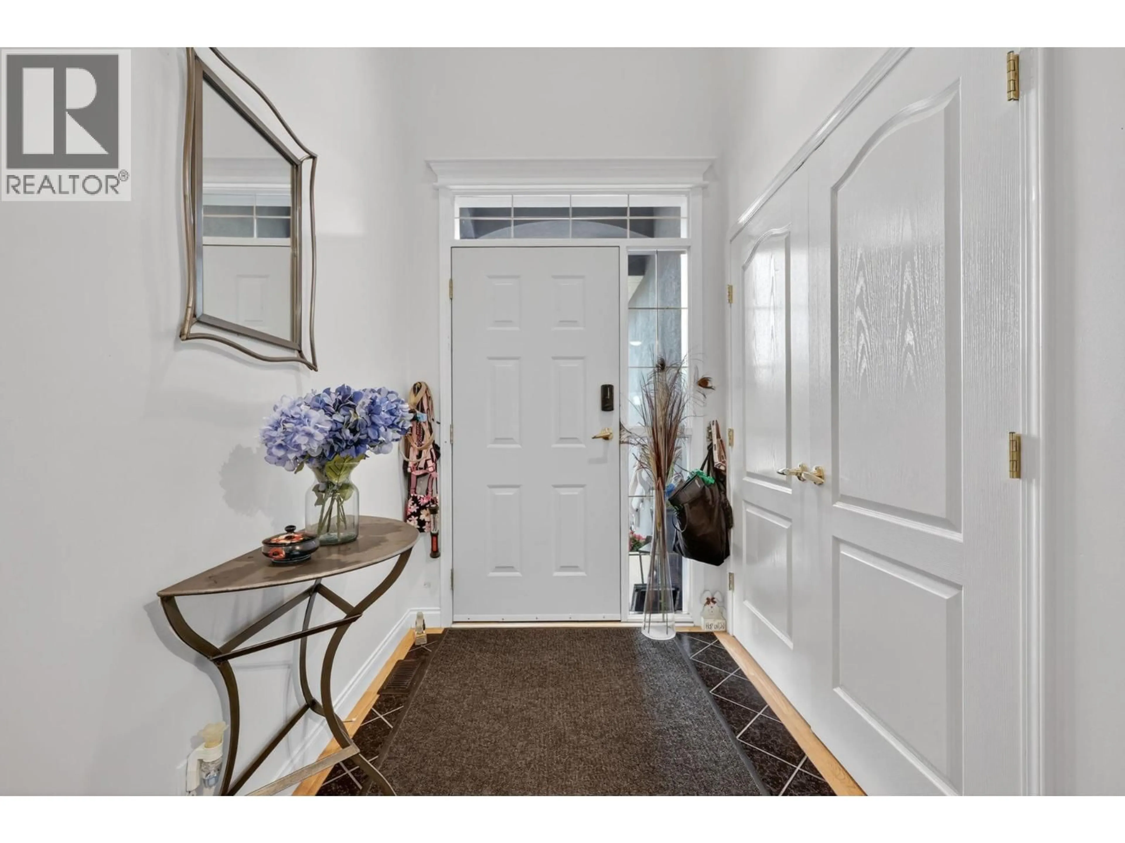 Indoor entryway for 3117 CAPISTRANO COURT, Kelowna British Columbia V1V2A2