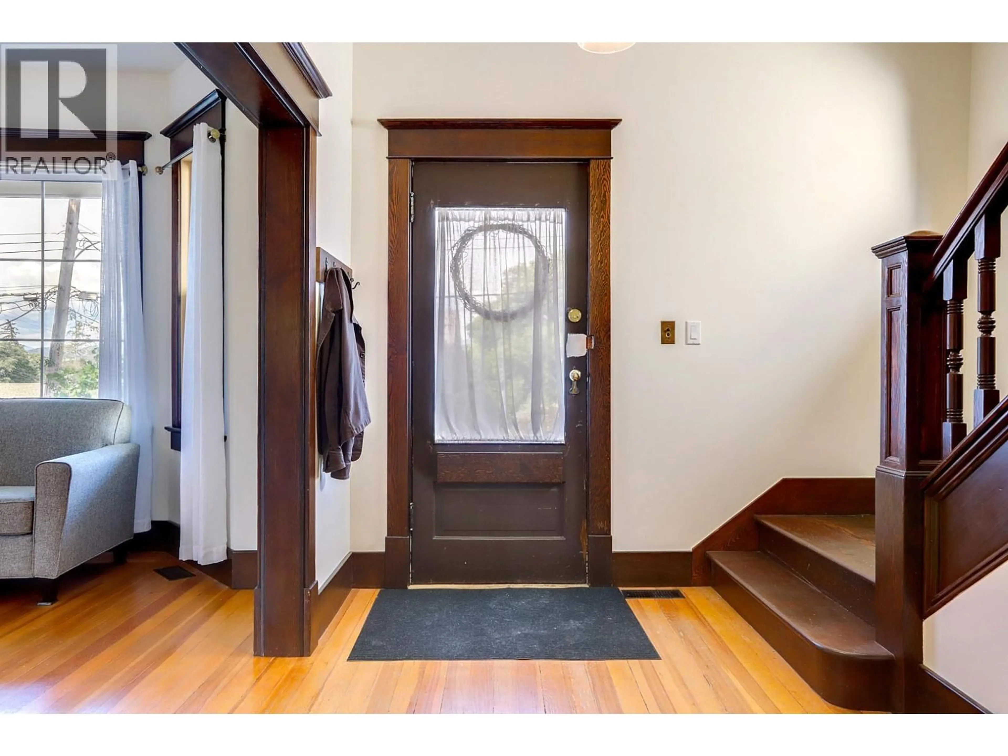 Indoor entryway for 2503 24 STREET, Vernon British Columbia V1T4M8