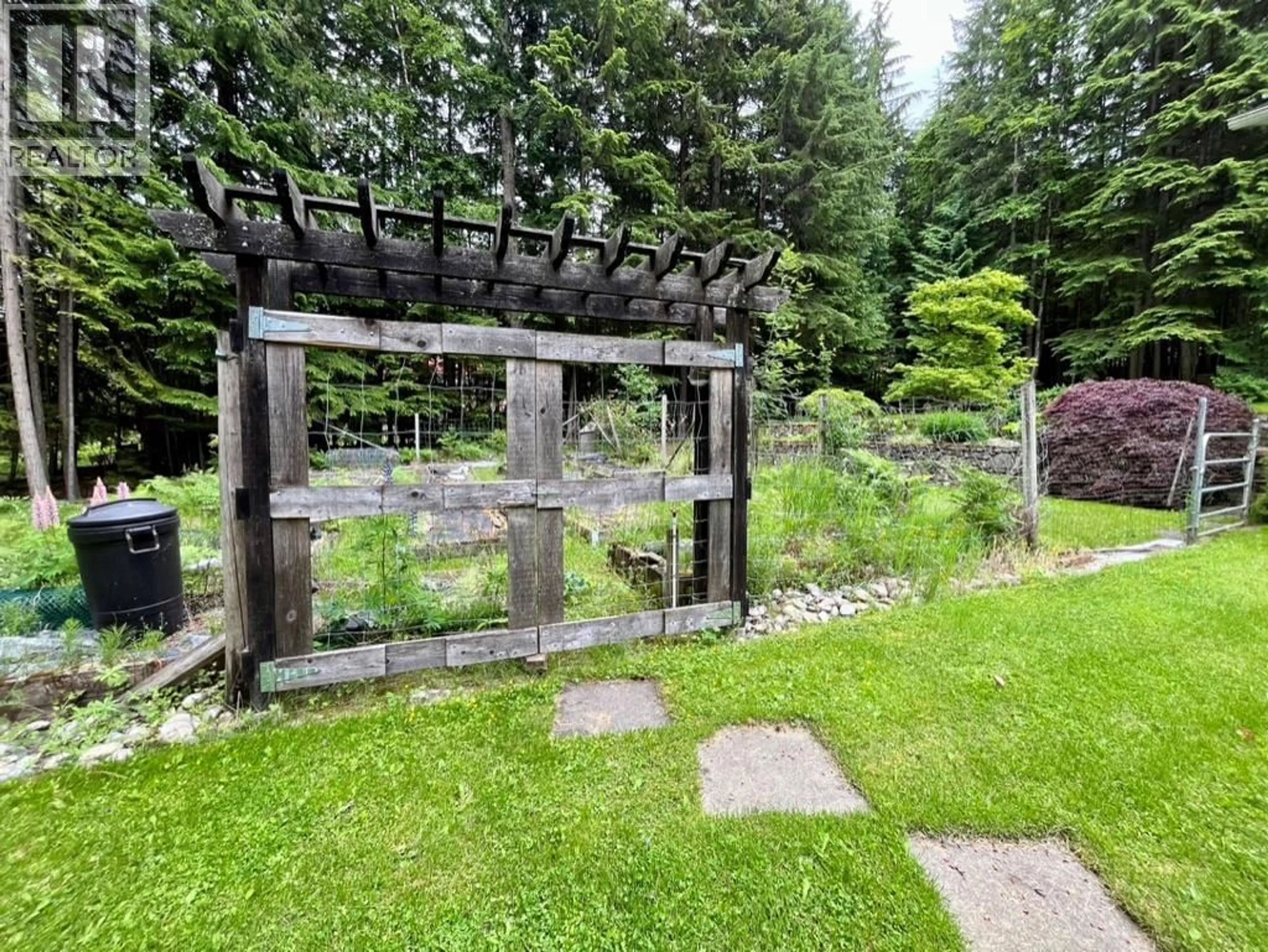 Patio, forest/trees view for 8254 PROCTER EAST ROAD, Procter British Columbia V1L0B6