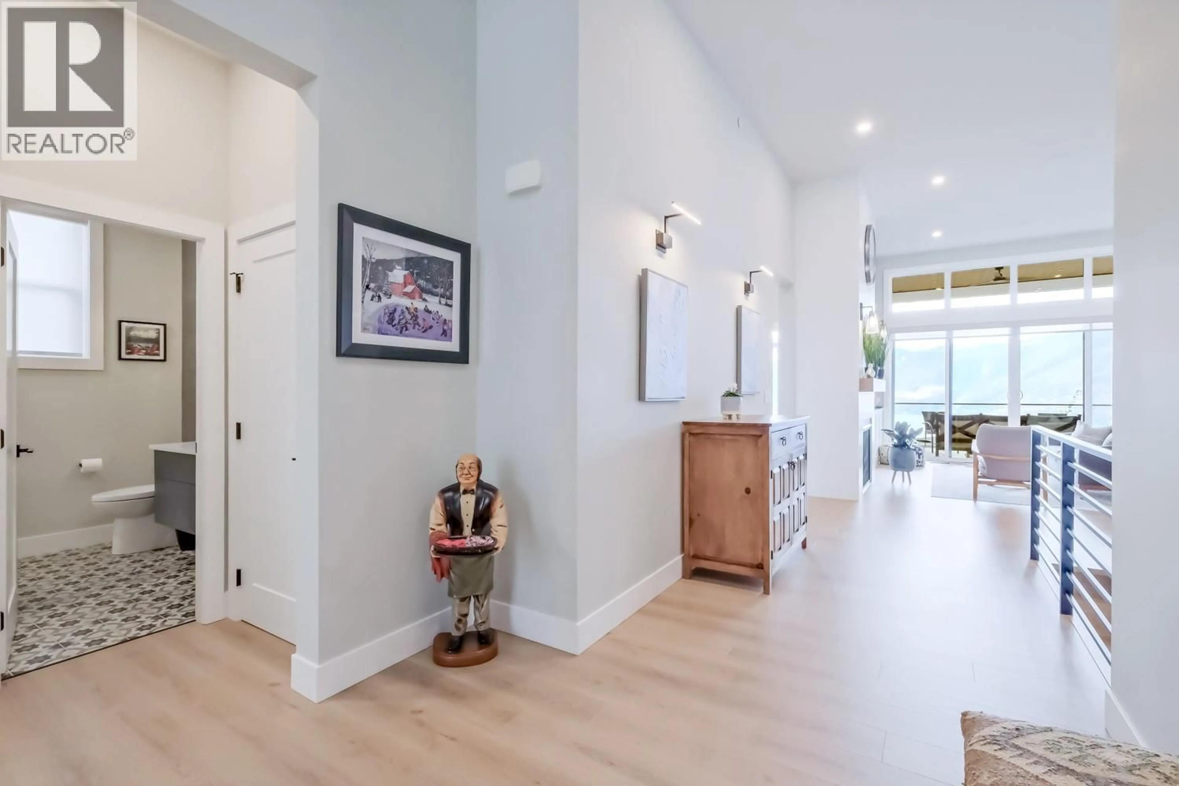 Indoor entryway for 9874 BEACON HILL DRIVE, Lake Country British Columbia V4V0A9