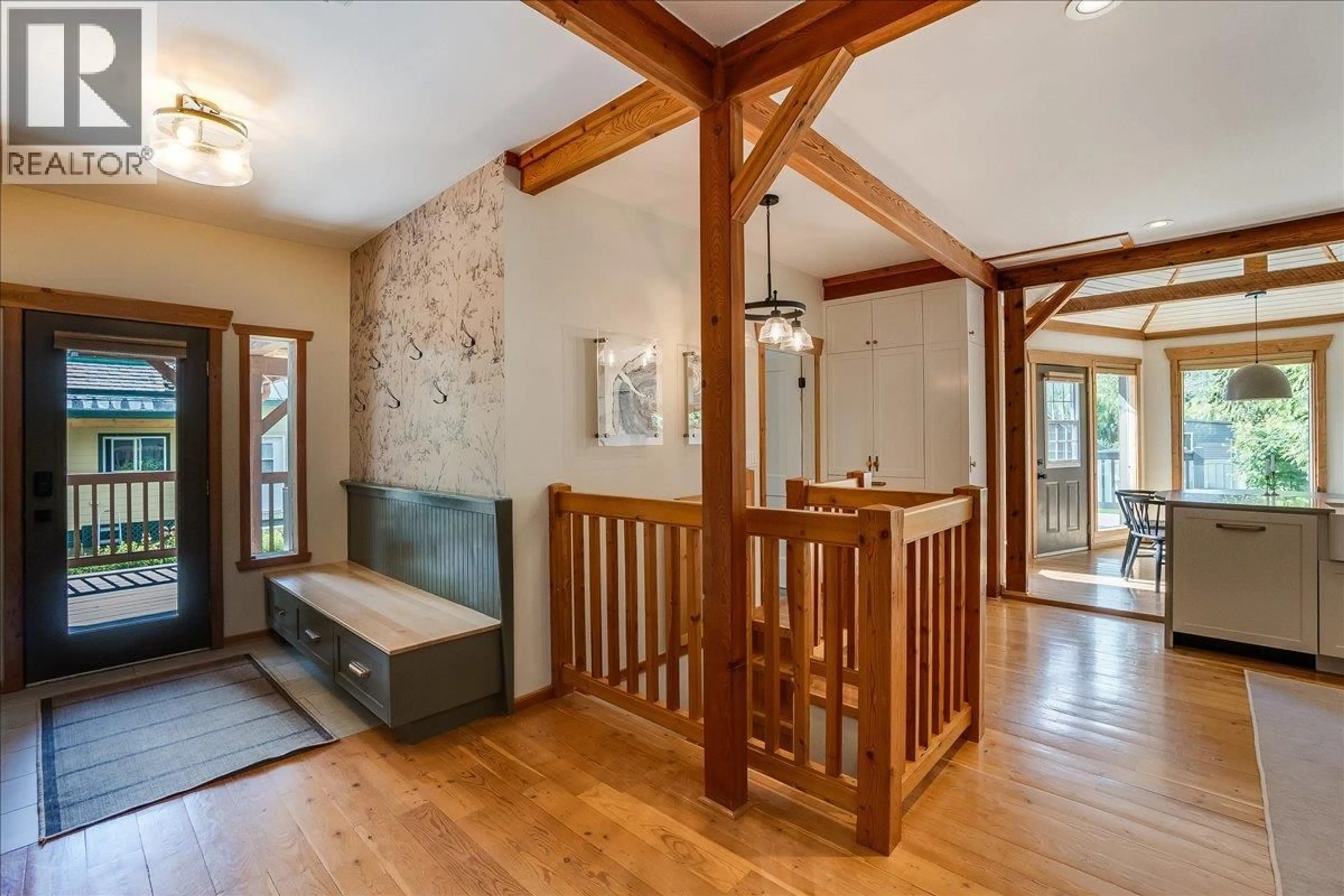 Indoor entryway for 233 D AVENUE, Kaslo British Columbia V0G1M0