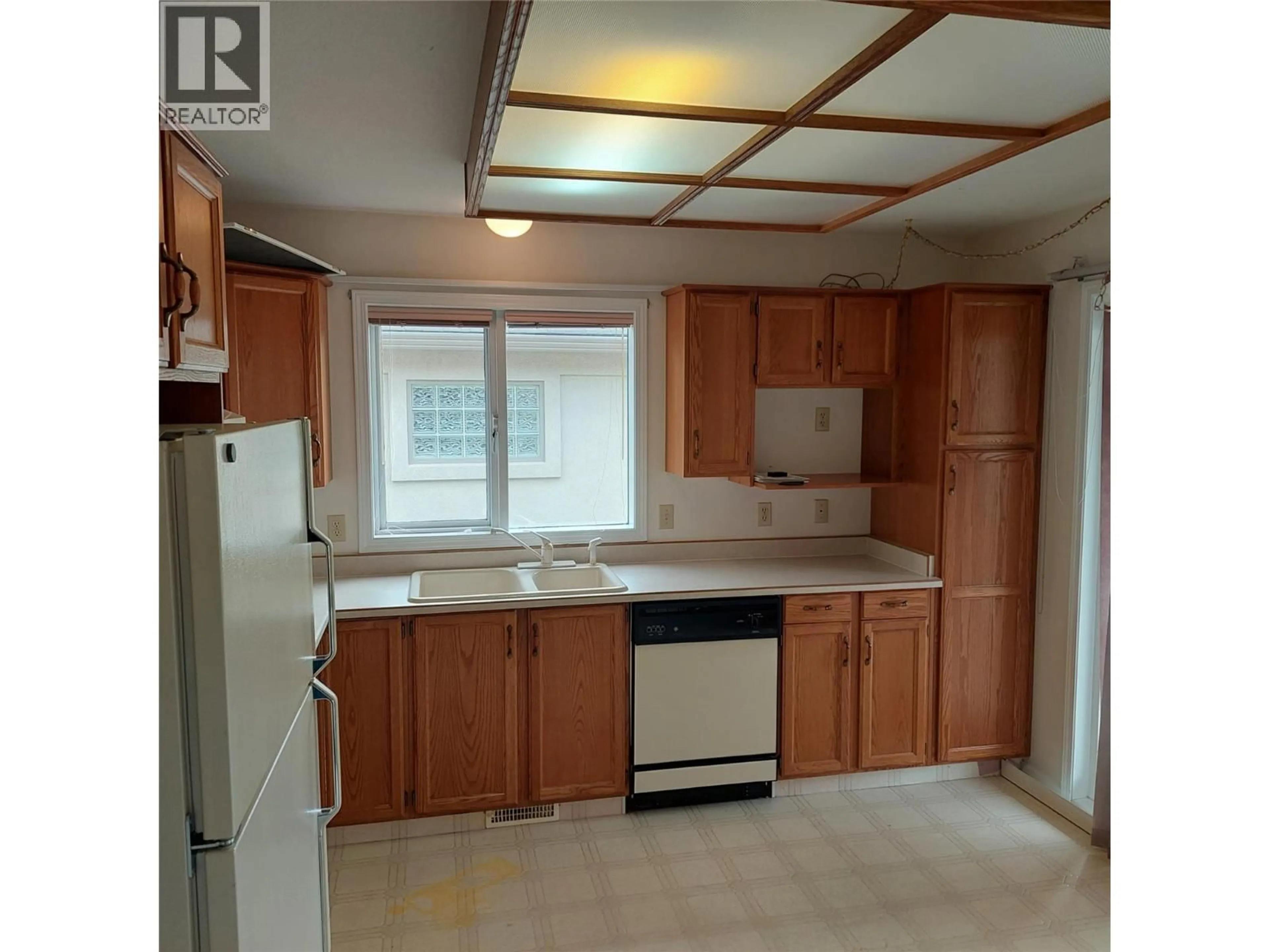 Standard kitchen, unknown for 114 - 595 YATES ROAD, Kelowna British Columbia V1V1P8