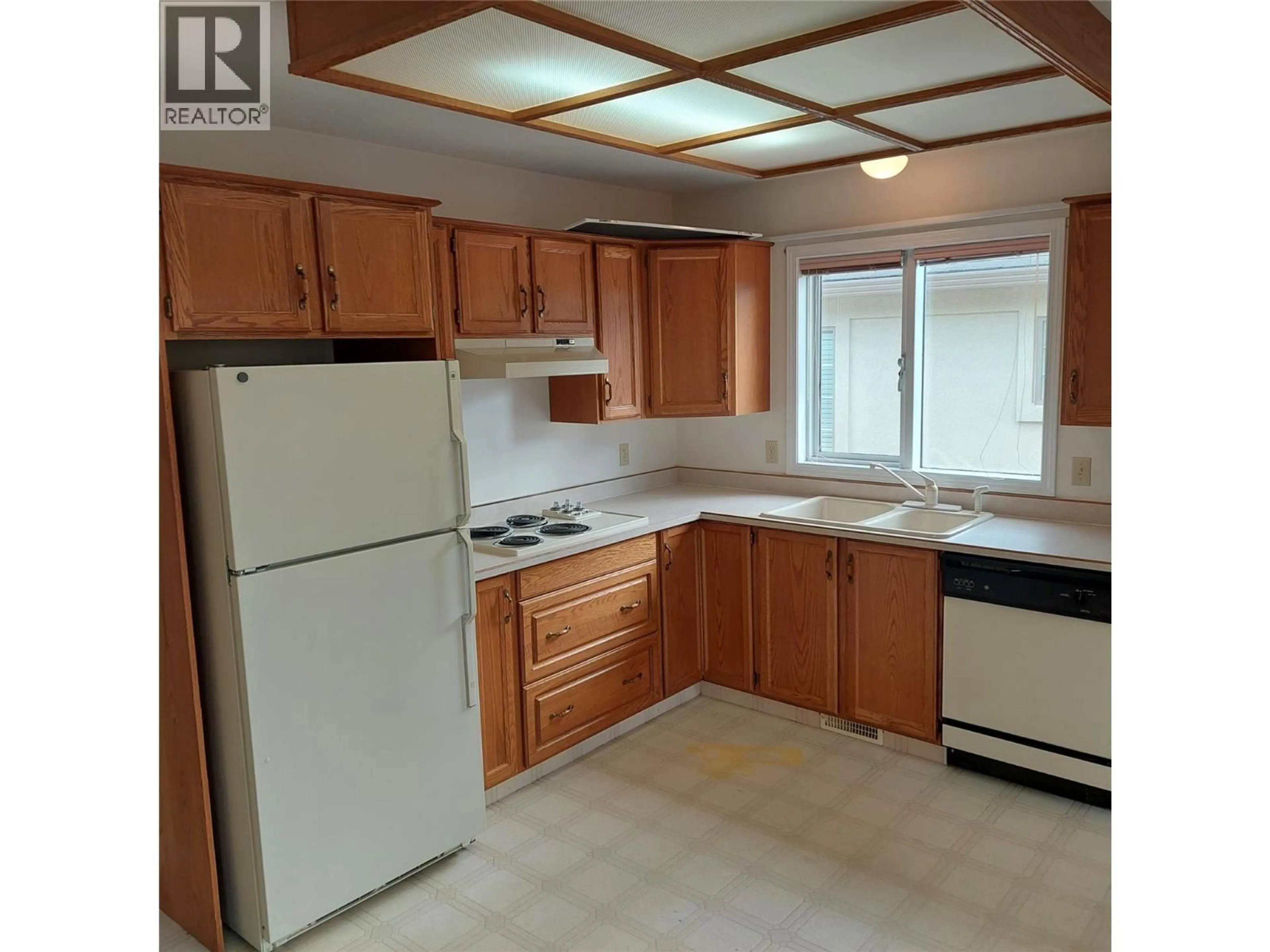 Standard kitchen, unknown for 114 - 595 YATES ROAD, Kelowna British Columbia V1V1P8