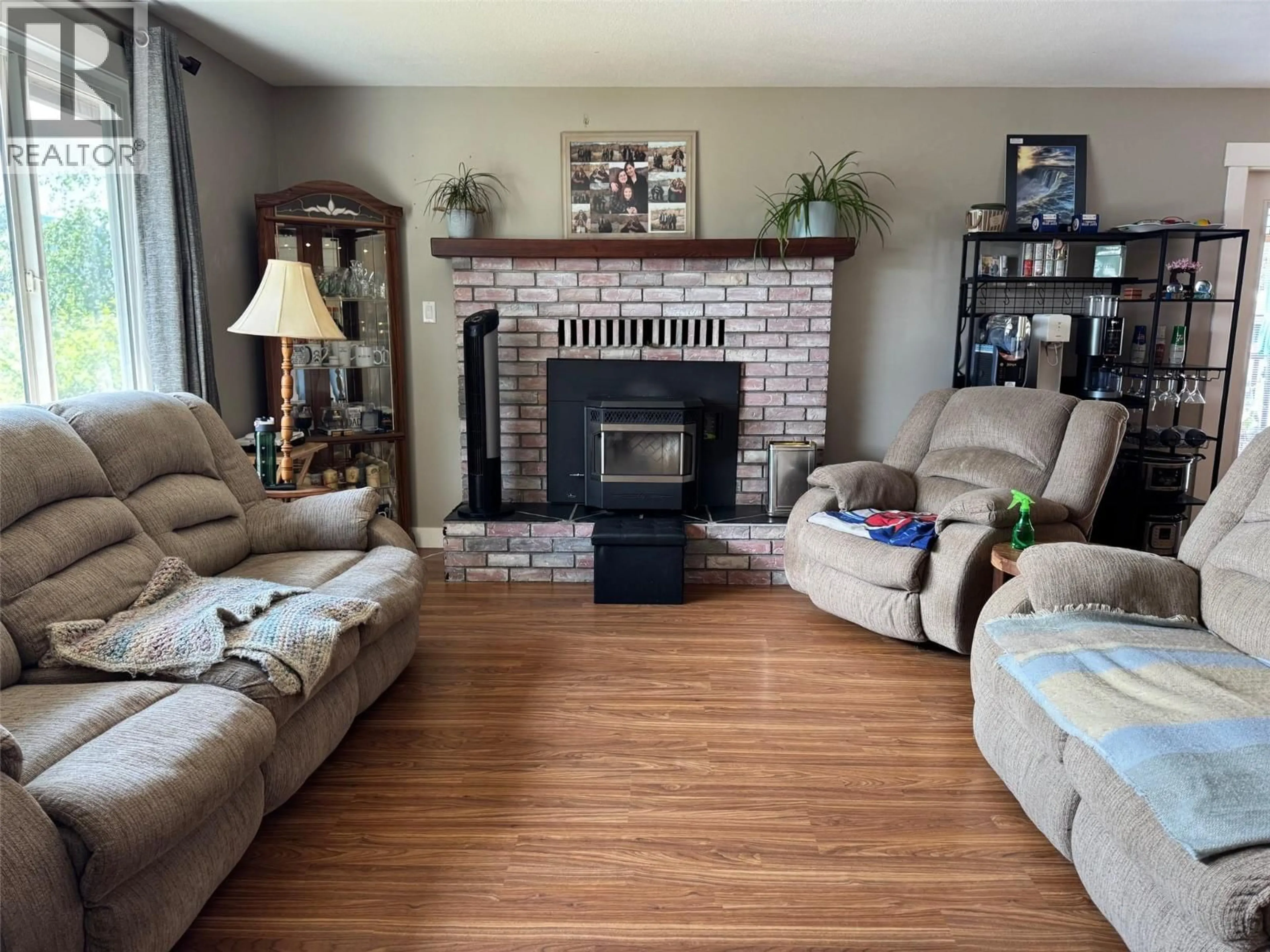 Living room with furniture, unknown for 3399 PINERIDGE DRIVE, Merritt British Columbia V1K1J5