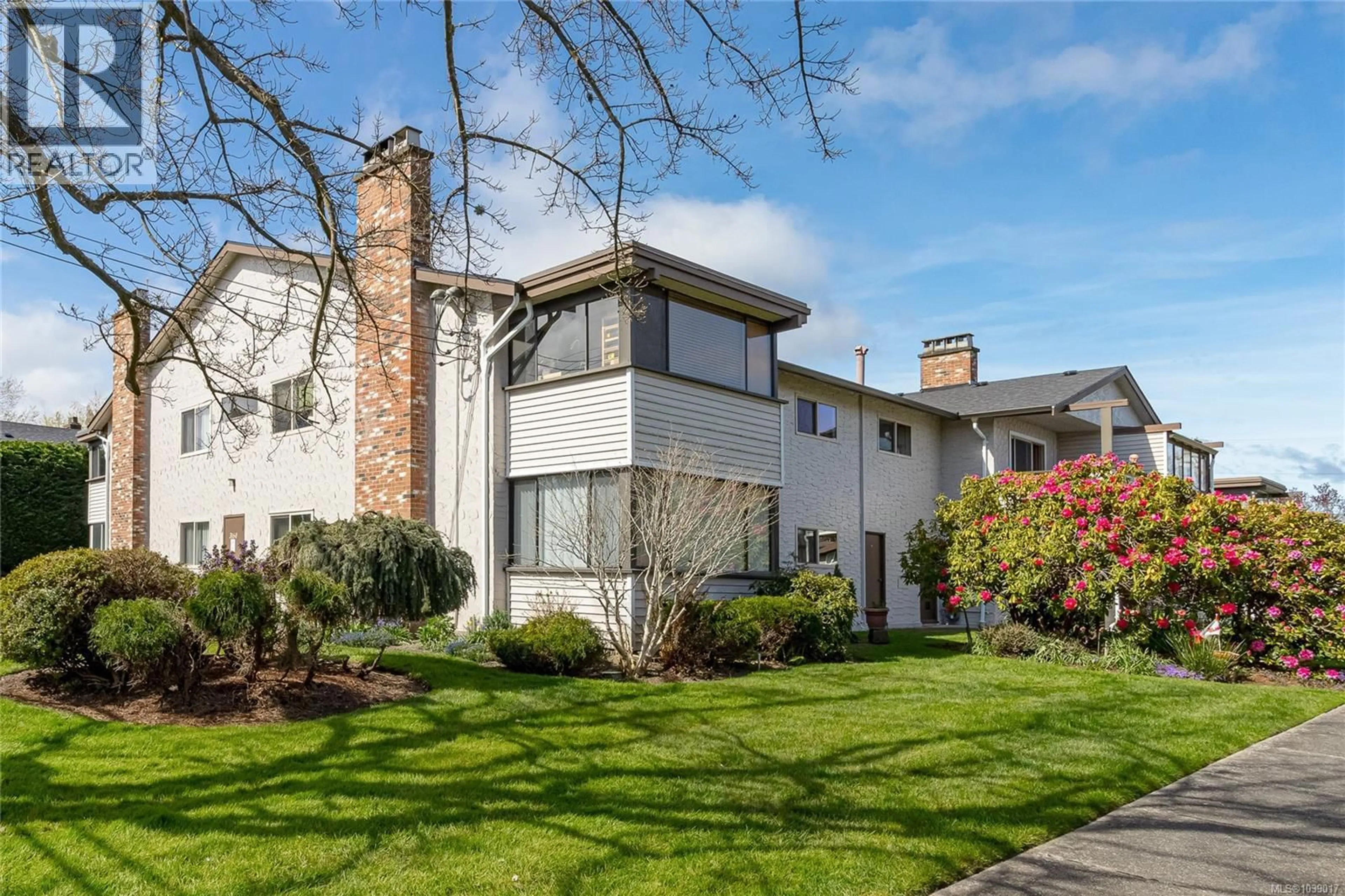 Unknown for 205 - 3160 IRMA STREET, Victoria British Columbia V9A1S8