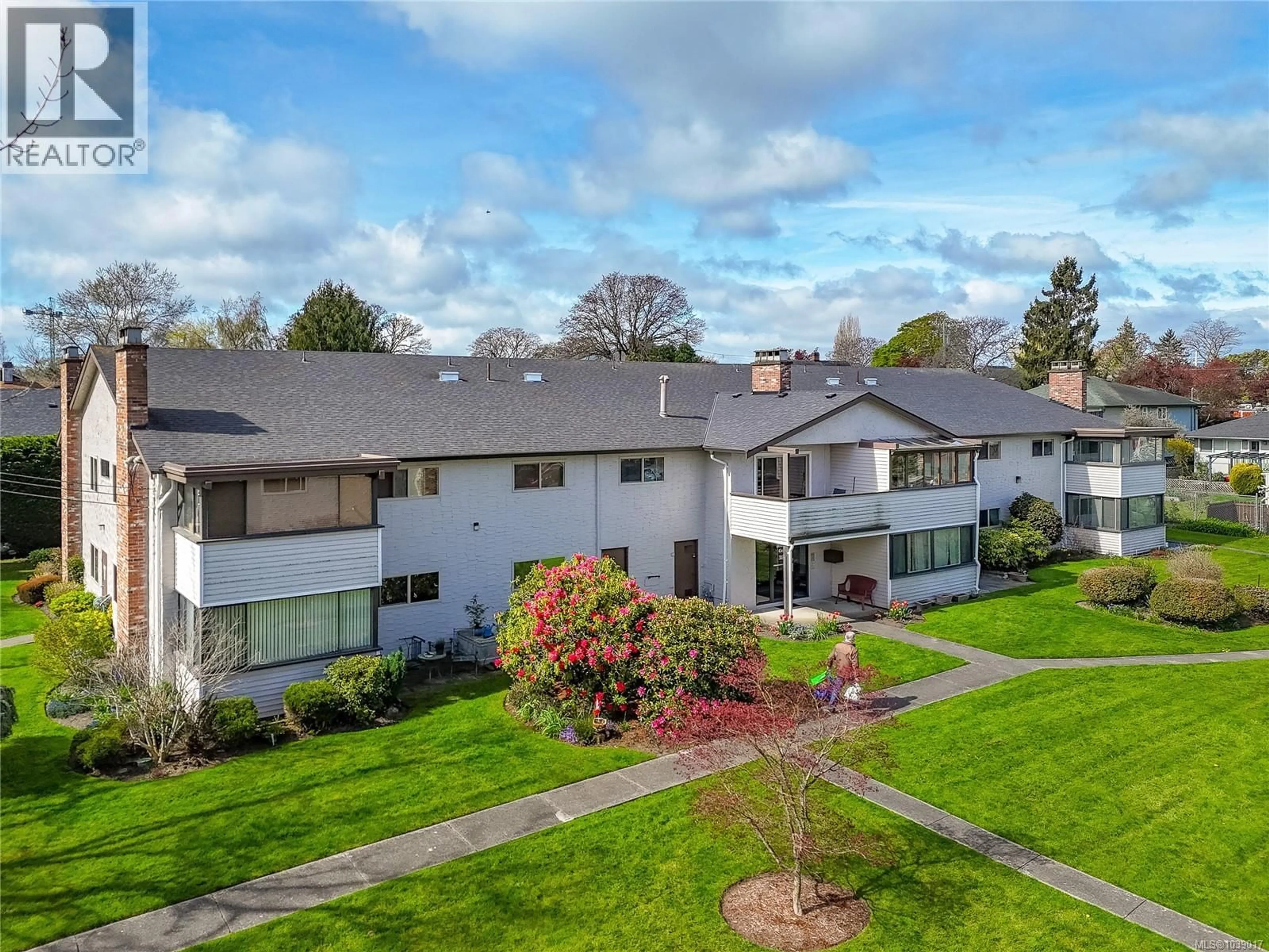 A pic from outside/outdoor area/front of a property/back of a property/a pic from drone, unknown for 205 - 3160 IRMA STREET, Victoria British Columbia V9A1S8