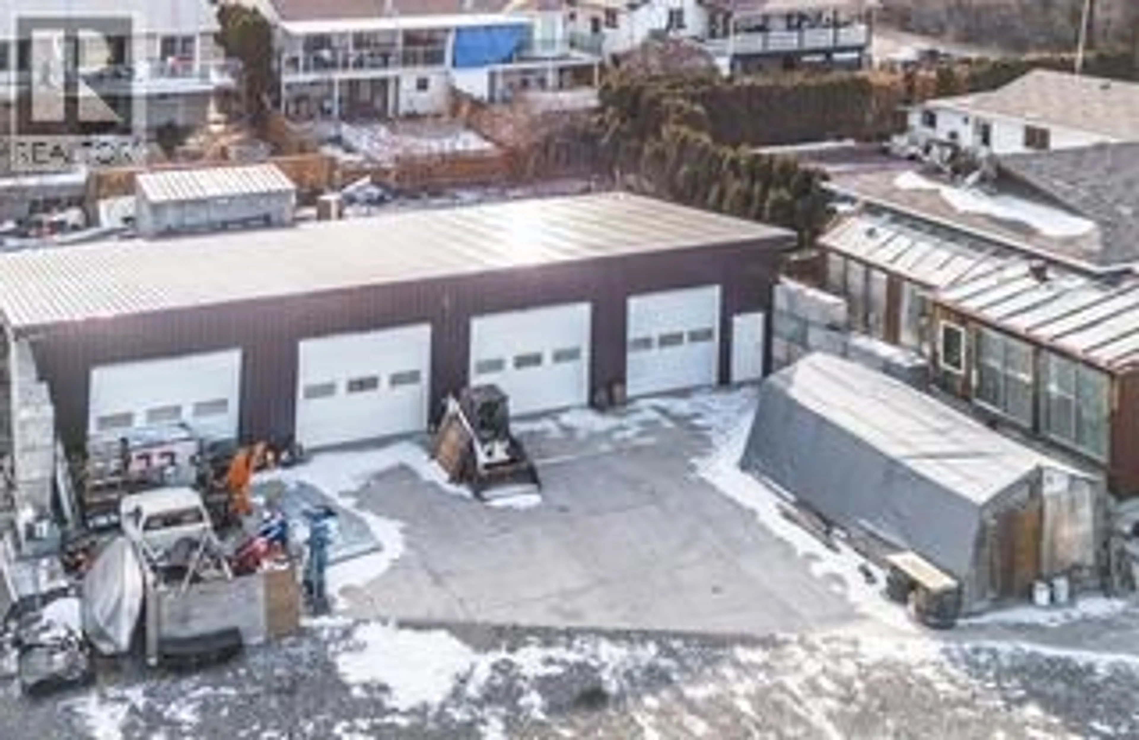 A pic from outside/outdoor area/front of a property/back of a property/a pic from drone, building for 964 FERNIE ROAD, Kamloops British Columbia V2C1B3