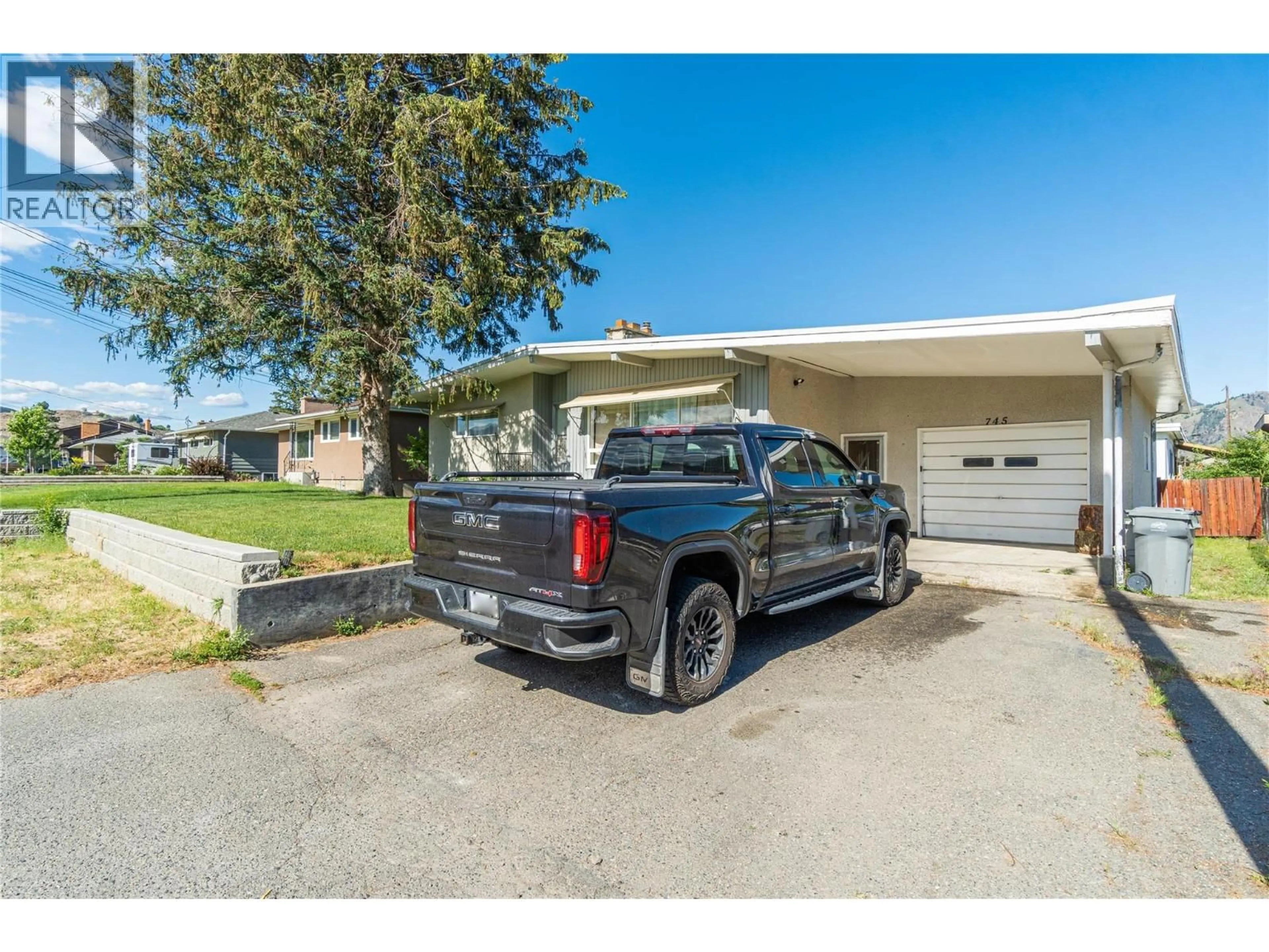 Indoor garage for 745 KELLY DRIVE, Kamloops British Columbia V2B4G5