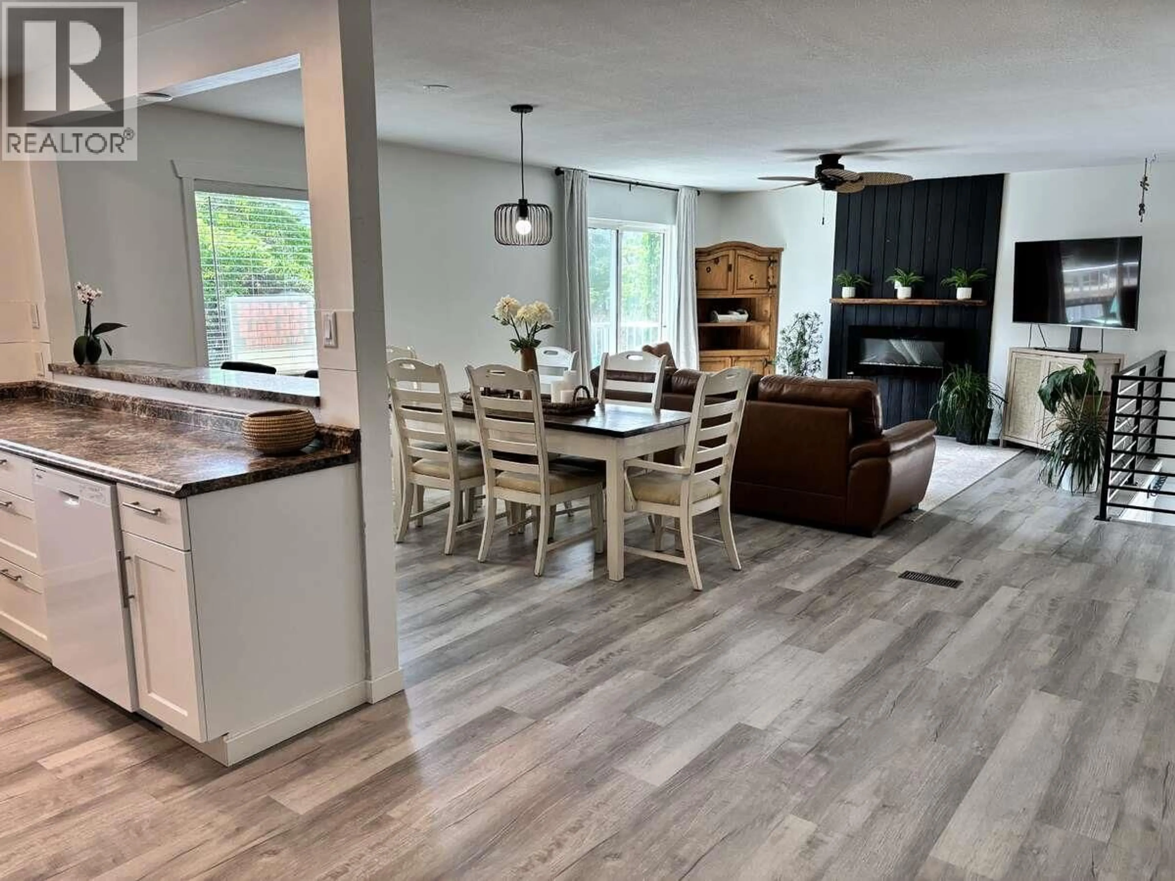 Open concept kitchen, unknown for 453 ALEXANDER AVENUE, Penticton British Columbia V2A1E6