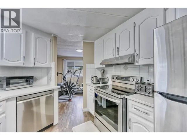 4911 CEDAR LANE, Osoyoos 5