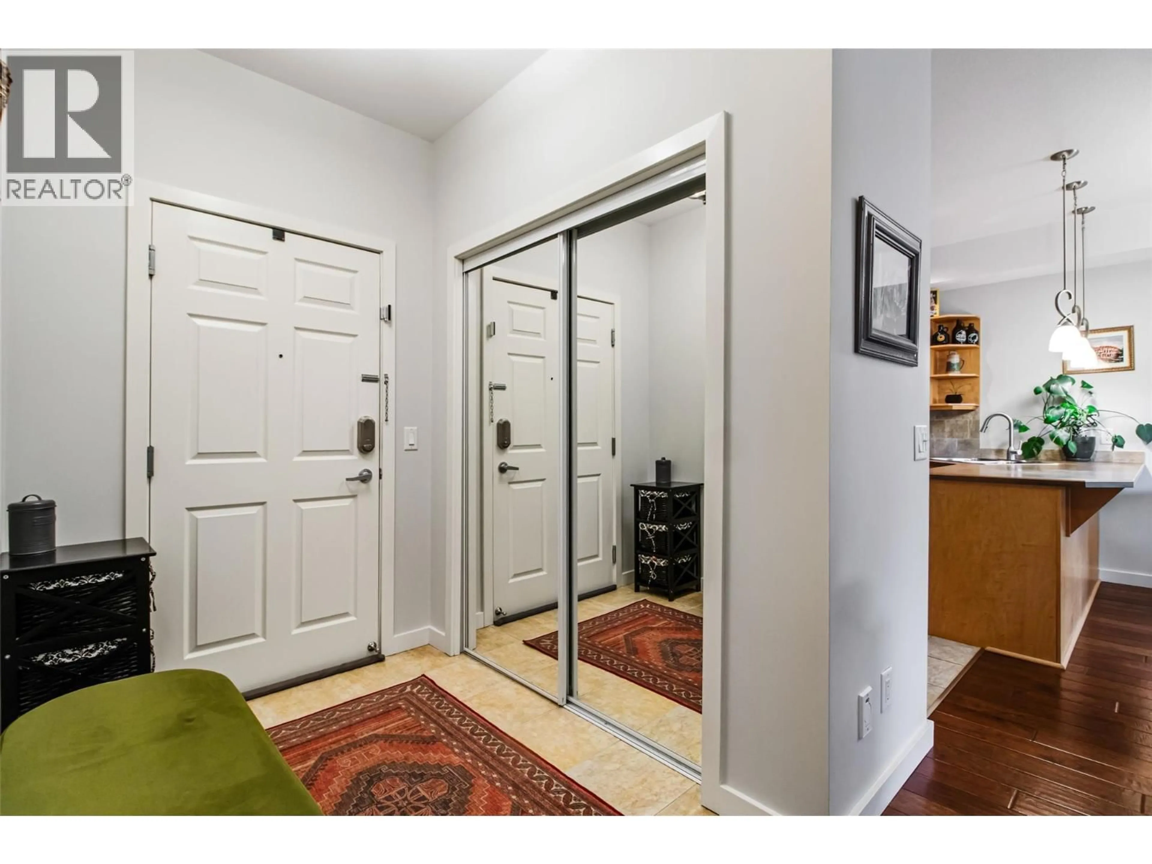 Indoor entryway for 110 - 2120 SHANNON RIDGE DRIVE, West Kelowna British Columbia V4T2Z3