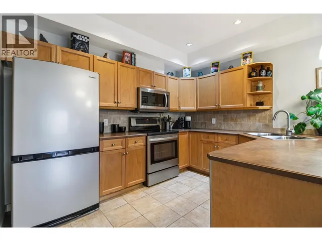 110 - 2120 SHANNON RIDGE DRIVE, West Kelowna 5