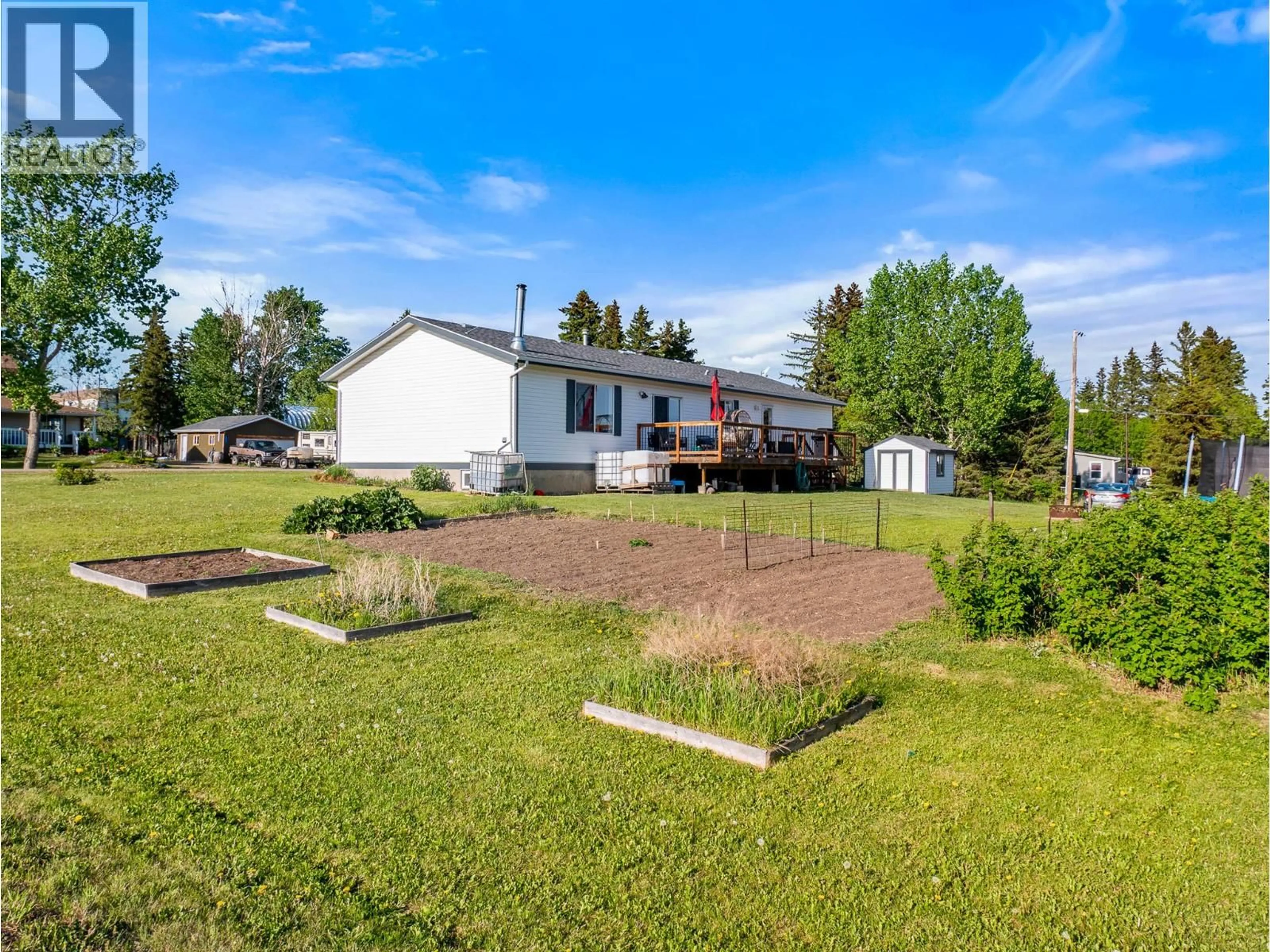 A pic from outside/outdoor area/front of a property/back of a property/a pic from drone, unknown for 633 404 AVENUE, Rolla British Columbia V0C2G0