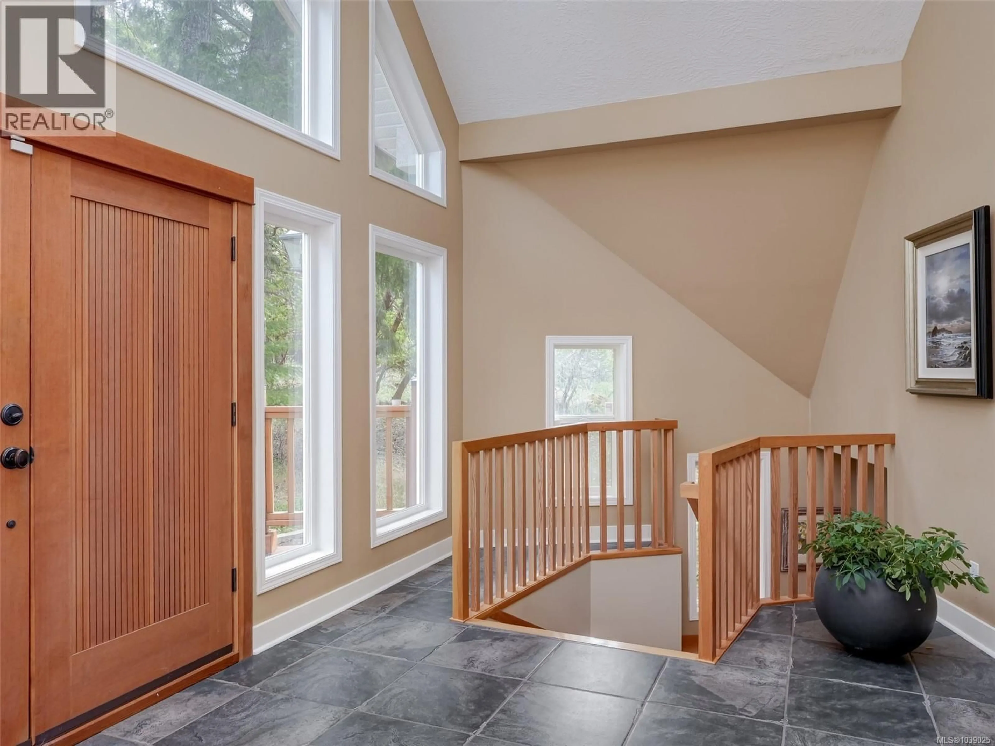 Indoor entryway for 560 WILDERNESS PLACE, Sooke British Columbia V9Z1C4