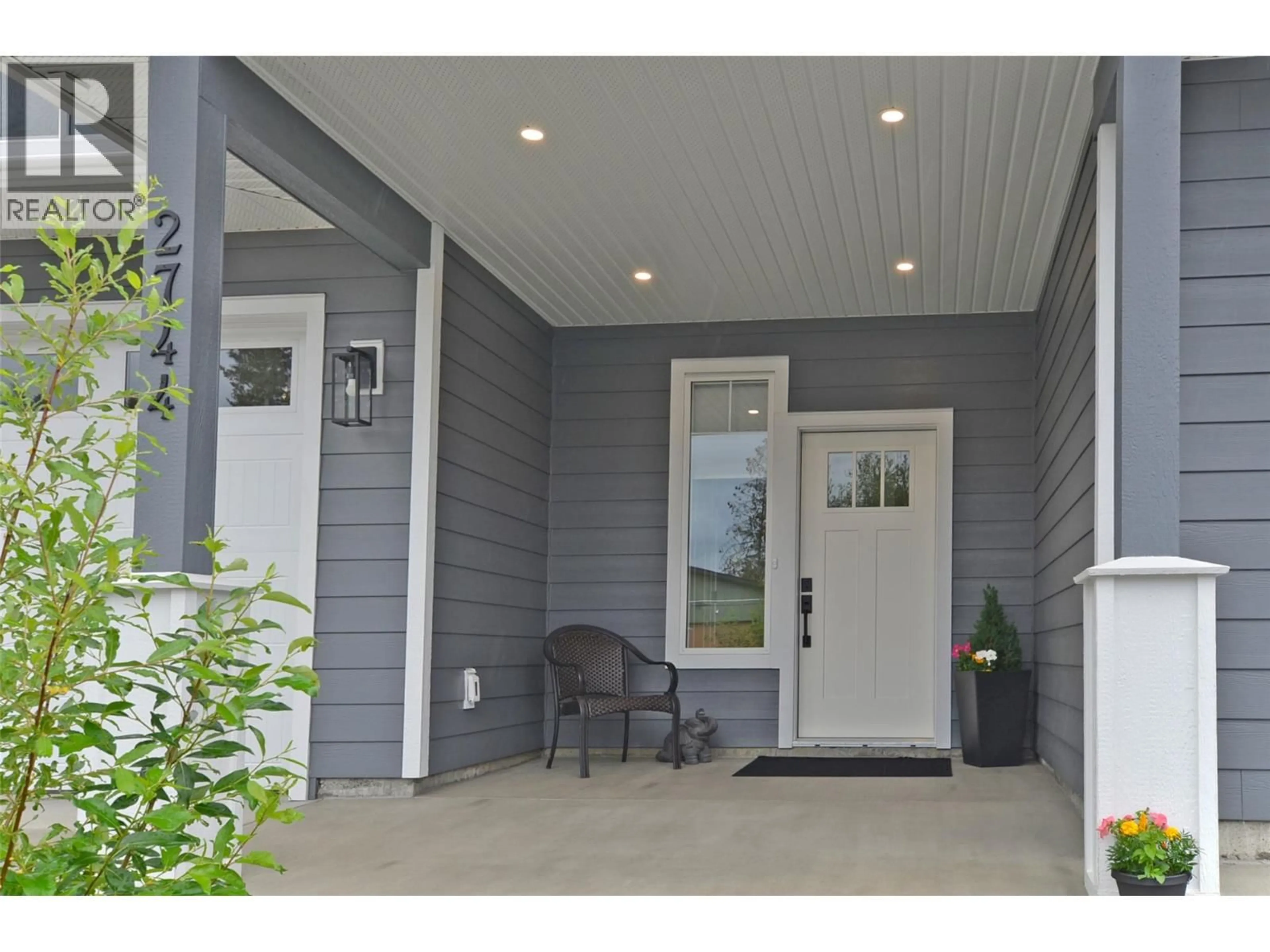 Indoor entryway for 2744 CEDAR RIDGE STREET, Lumby British Columbia V0E2G5