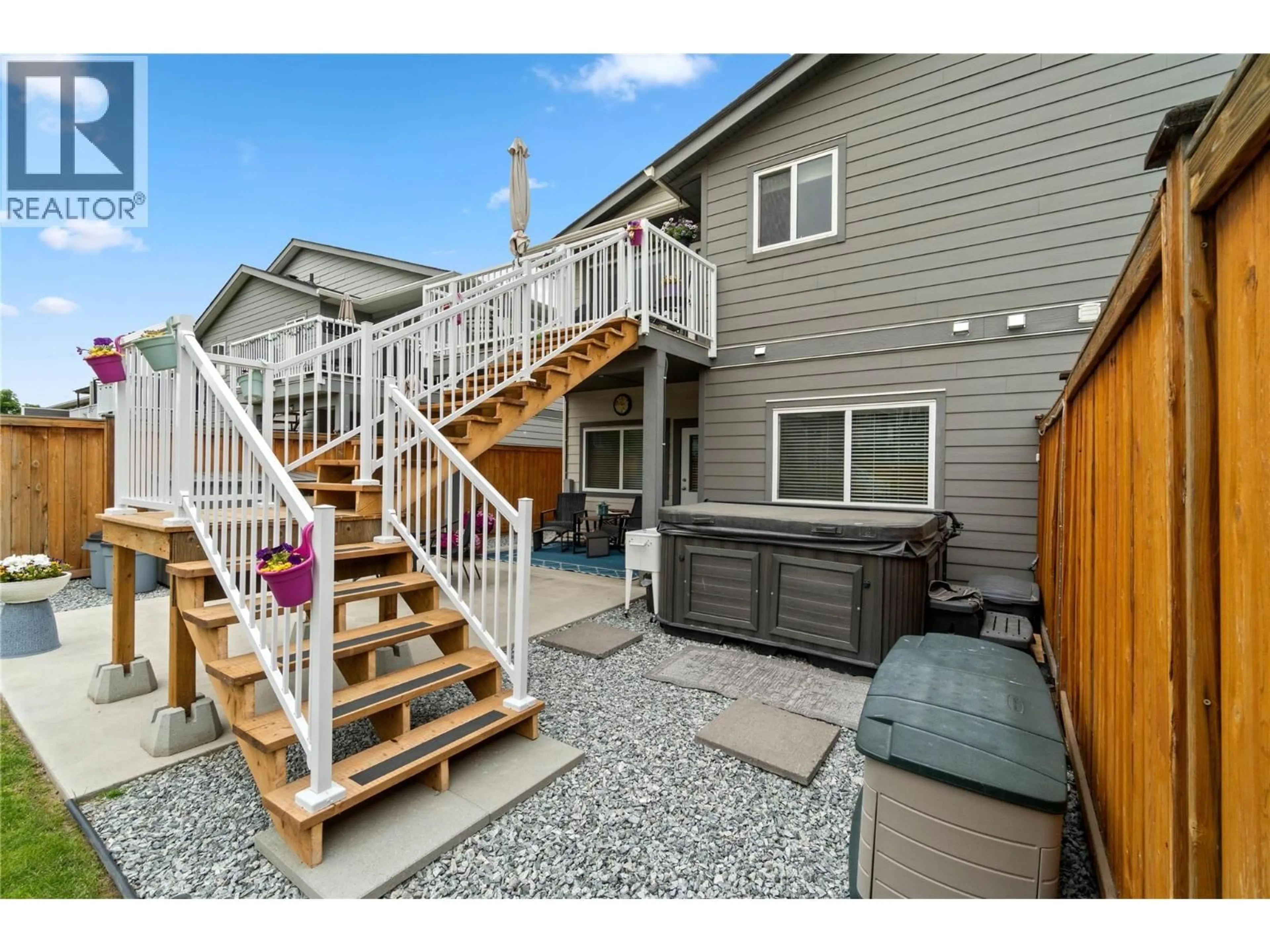 Patio, unknown for 2363 PARKCREST AVENUE, Kamloops British Columbia V2B4Y2