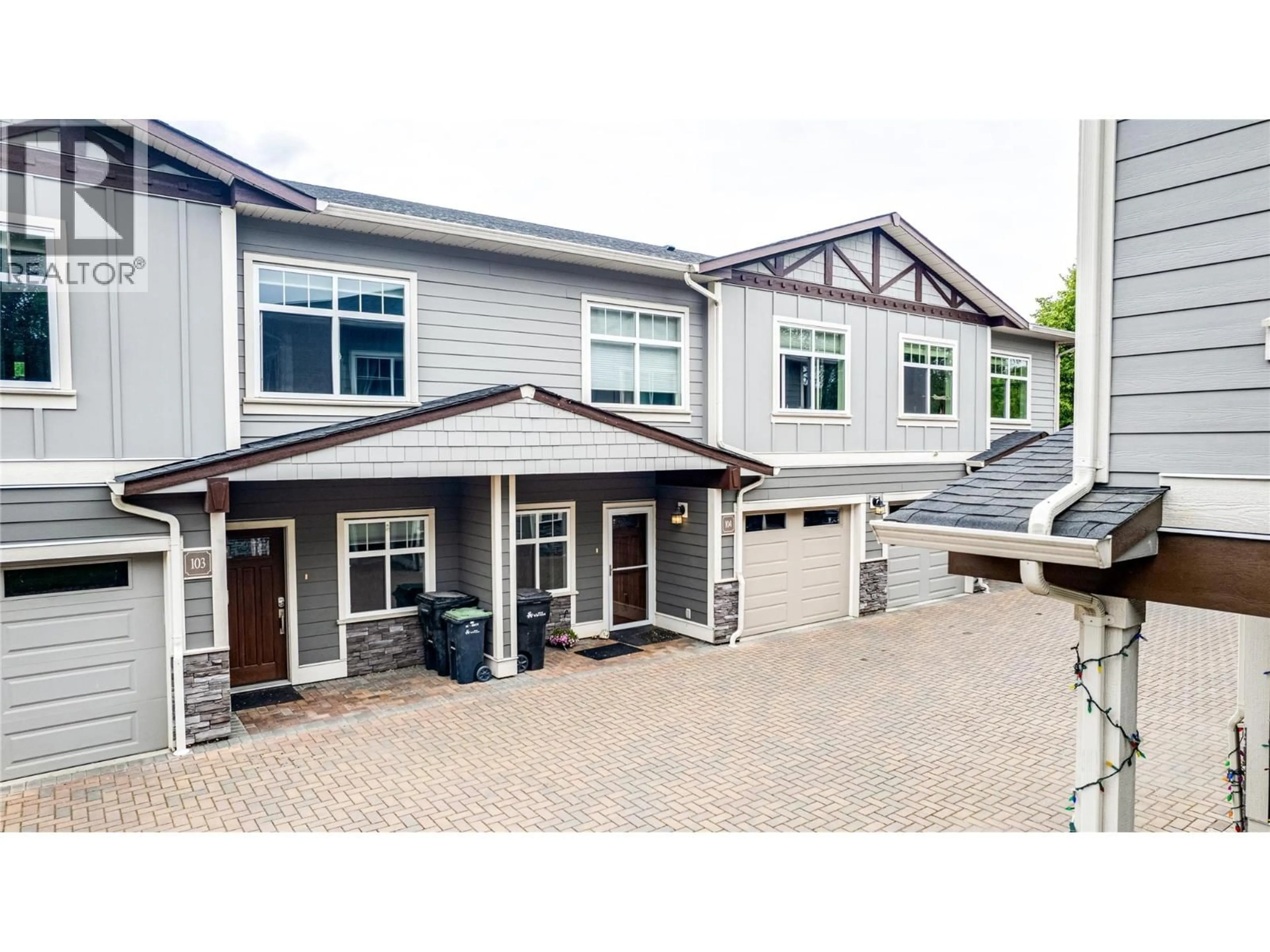 Home with vinyl exterior material, street for 104 - 3606 25 AVENUE, Vernon British Columbia V1T1P3