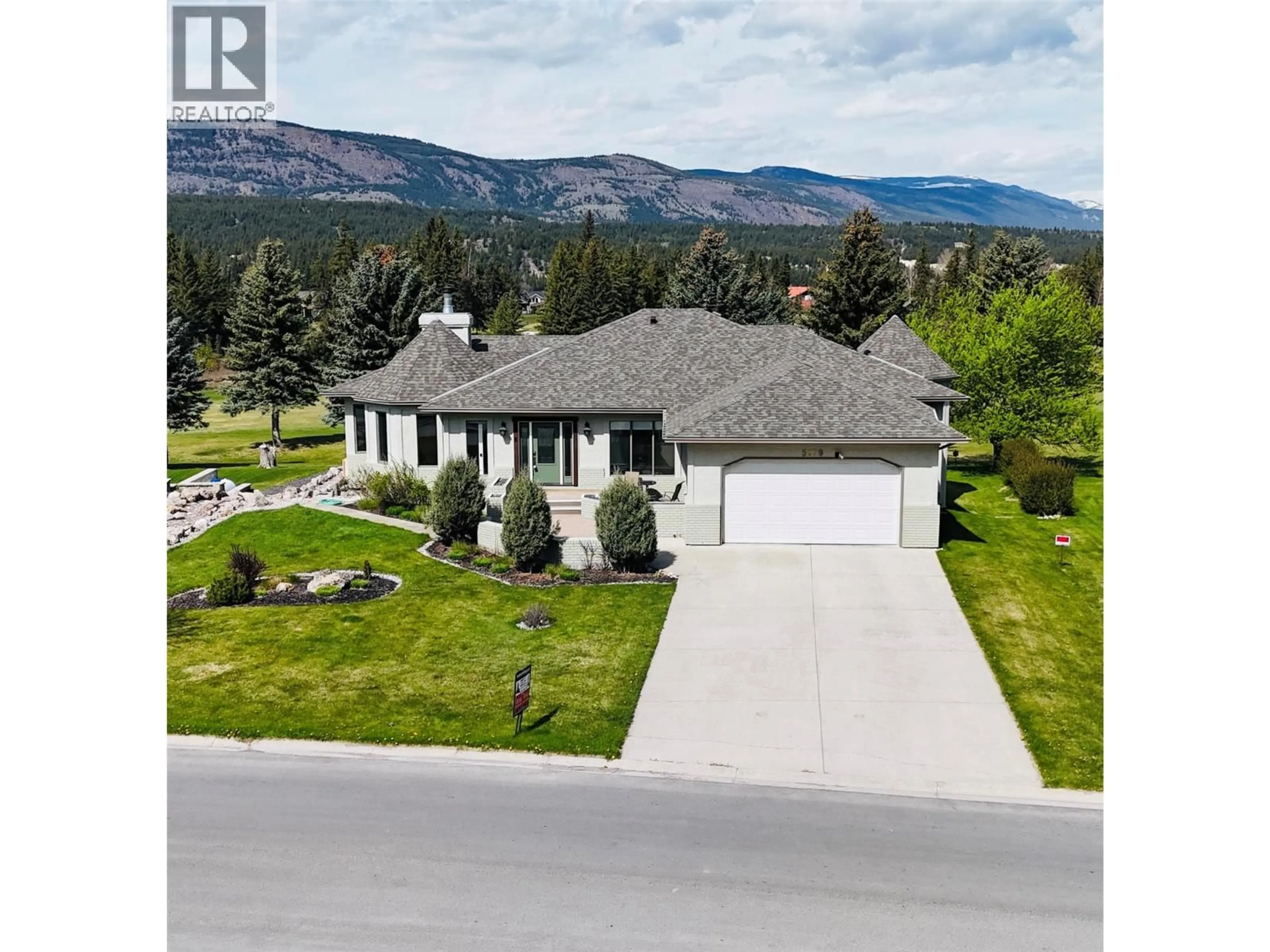 A pic from outside/outdoor area/front of a property/back of a property/a pic from drone, unknown for 5179 RIVERVIEW ROAD, Fairmont Hot Springs British Columbia V0B1L1