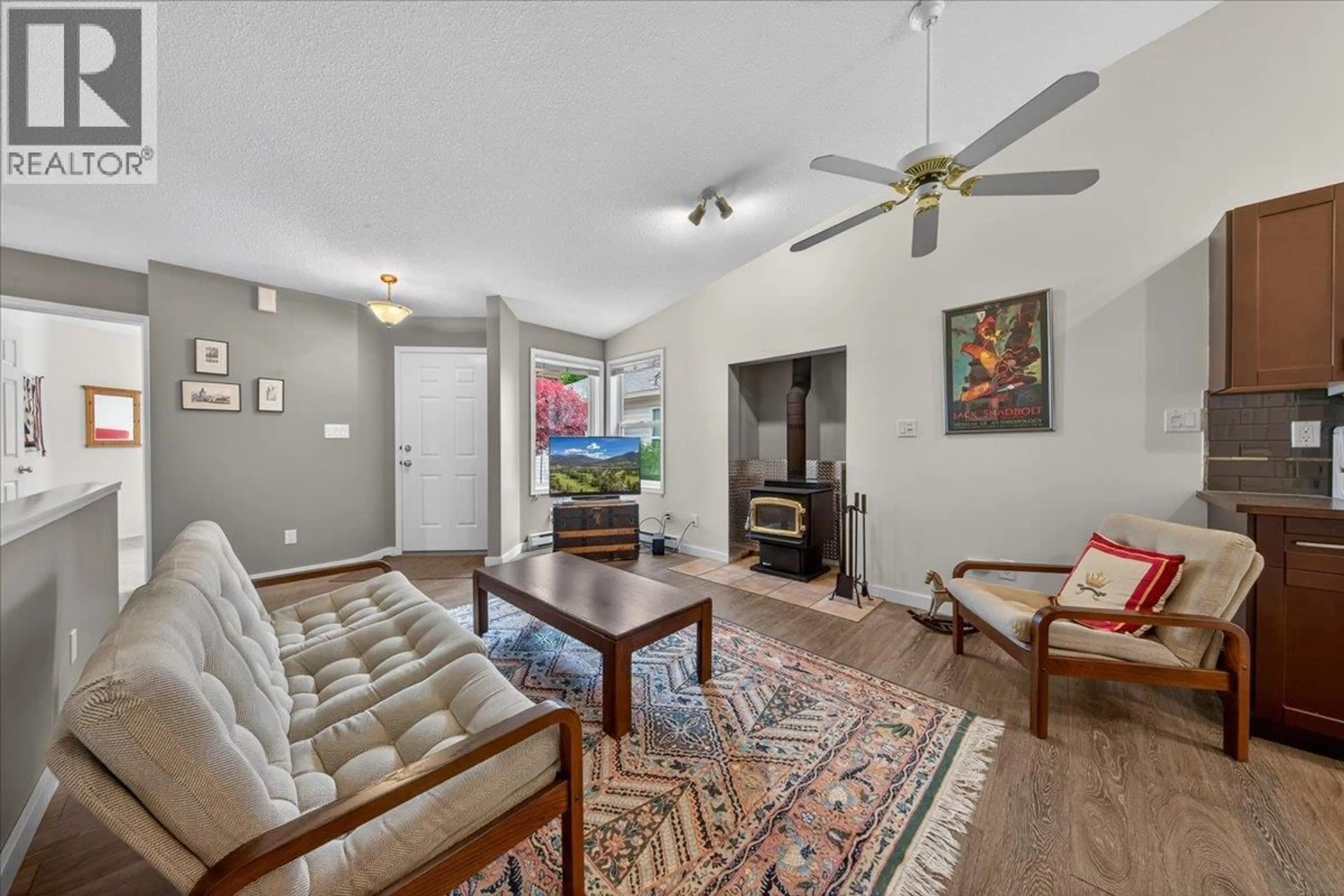 Living room with furniture, unknown for 3 - 7559 COLUMBIA AVENUE, Radium Hot Springs British Columbia V0A1M0