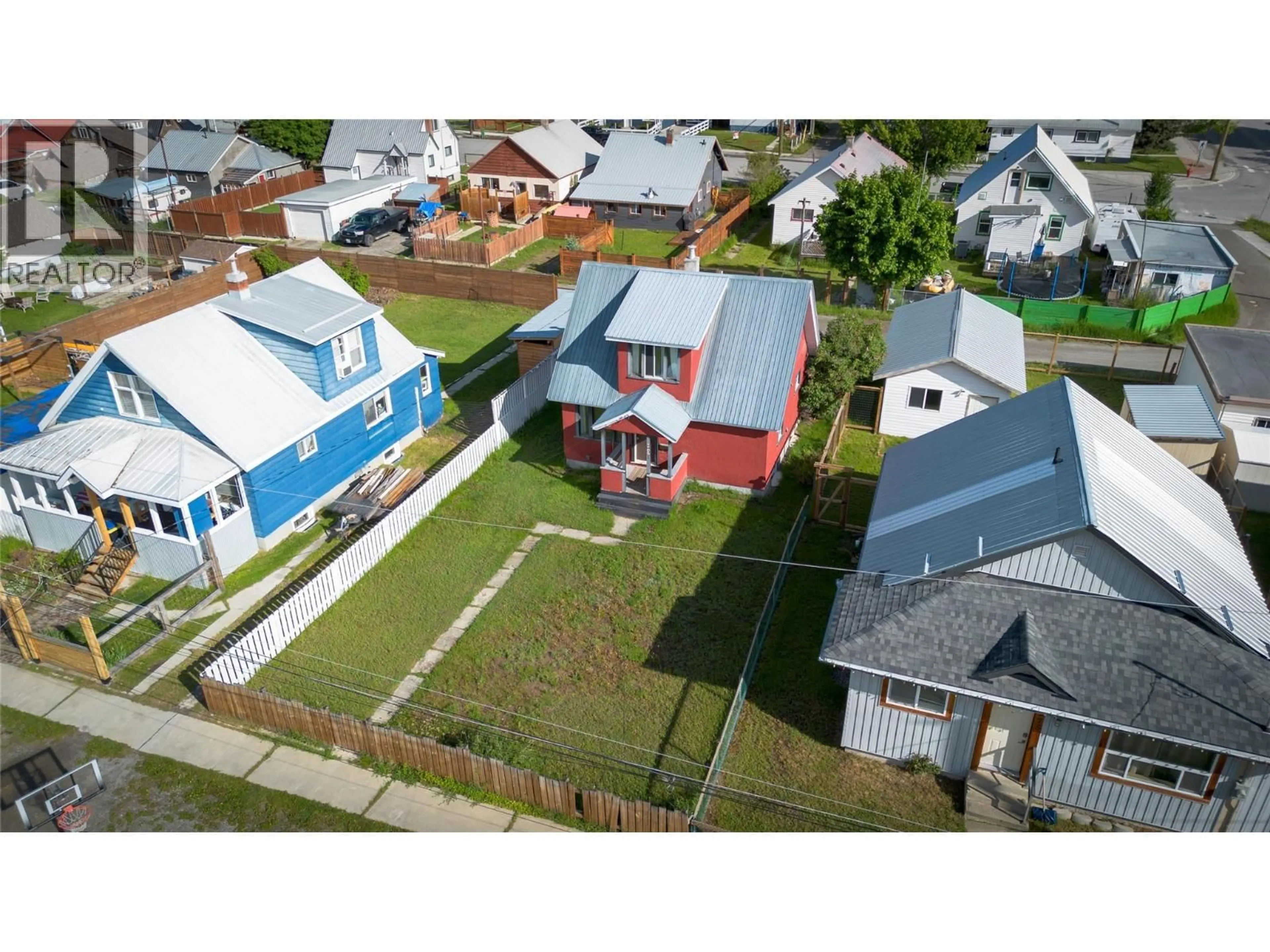 A pic from outside/outdoor area/front of a property/back of a property/a pic from drone, street for 265 BUCHANAN STREET, Kimberley British Columbia V1A1V8